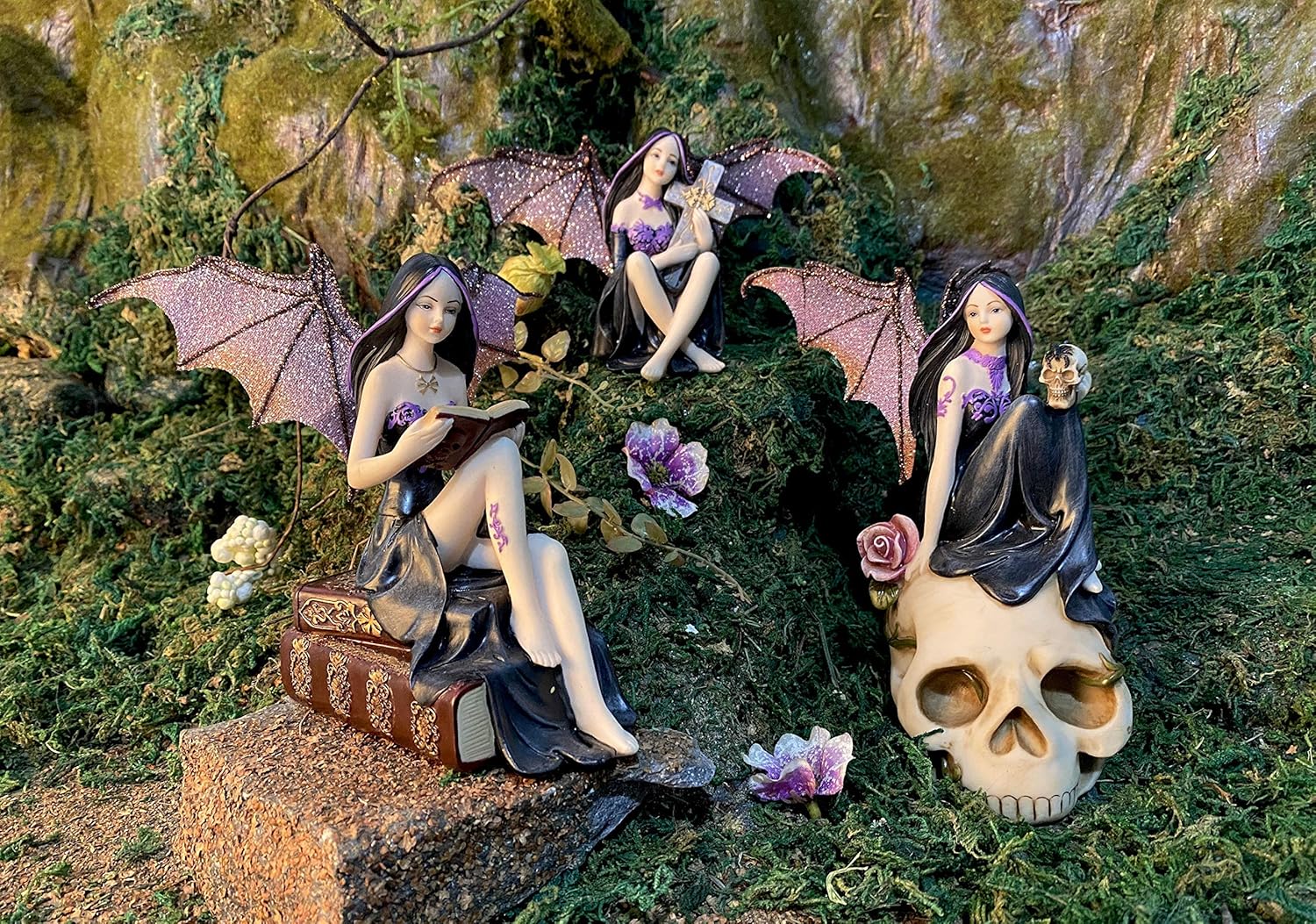 Comfy Hour Fairyland Collection 7” Dark Fairy Witch on Skull Figurine, Home Decoration and Collectibles, Polyresin : Home & Kitchen