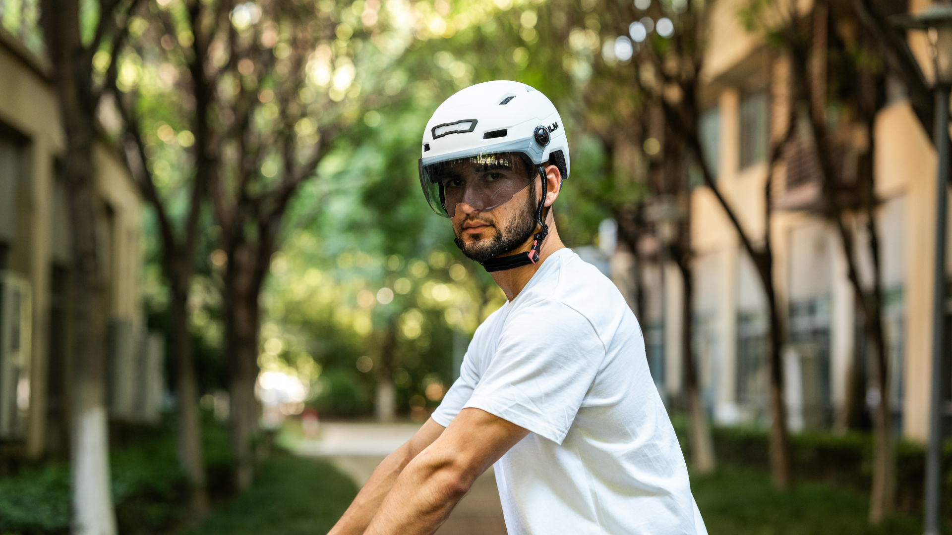 ILM 自転車 ヘルメット 大人 LEDライト付属 夜間照明 バイザー付き CE/PSE/CPSC/ASTM/EN1078認定 ロードバイク/サイクリングヘルメット 通学通勤 軽量 通気 耐衝撃 サイズ調節 男女兼用（ブルーS/ Amazon | ILM 自転車 ヘルメット 大人 LEDライト付属 夜間照明