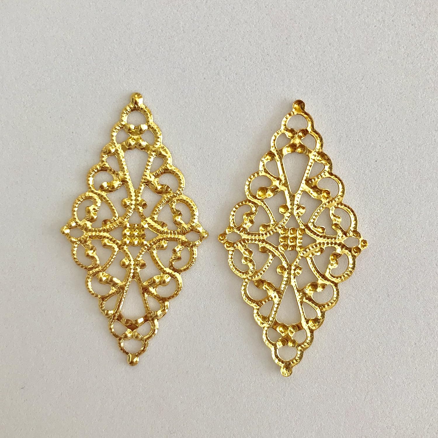 Amazon ハンドメイド素材店チャチャ ゴールド ひし形 透かし パーツ 10枚入り アクセサリー ピアス イヤリング 大振り ビジュー 台座 花 雫 月 クローバー 三角 四角 チャーム アクセサリートップ 通販 Amazon ハンドメイド素材店チャチャ ゴールド ひし形 透かし パーツ 10枚入り アクセサリー ピアス イヤリング 大振り ビジュー 台座 花 雫 月 クローバー 三角 四角 チャーム アクセサリートップ 通販