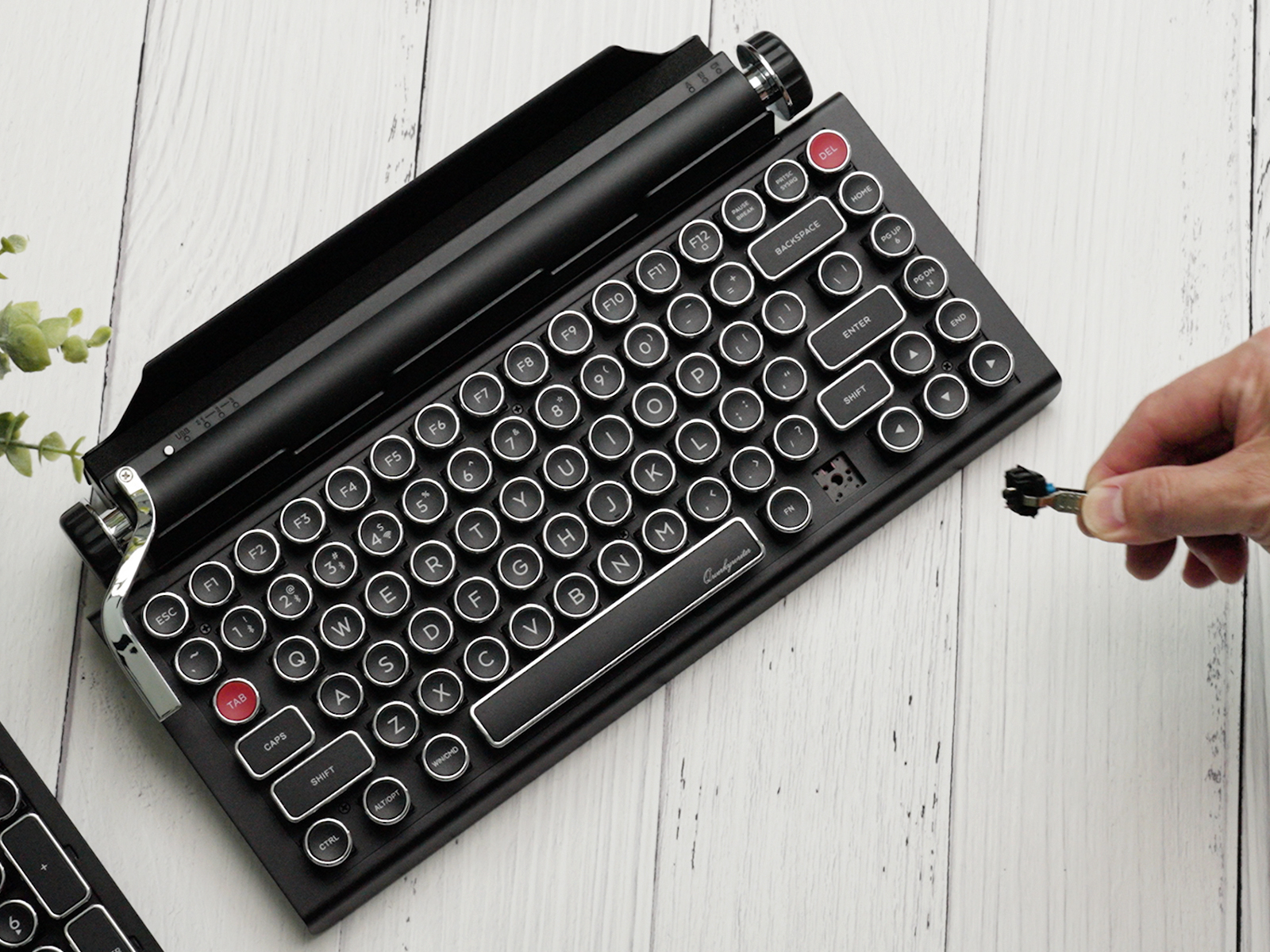 Amazon.com: QWERKYTOYS QWERKYWRITER 2 Premium Aluminum Retro