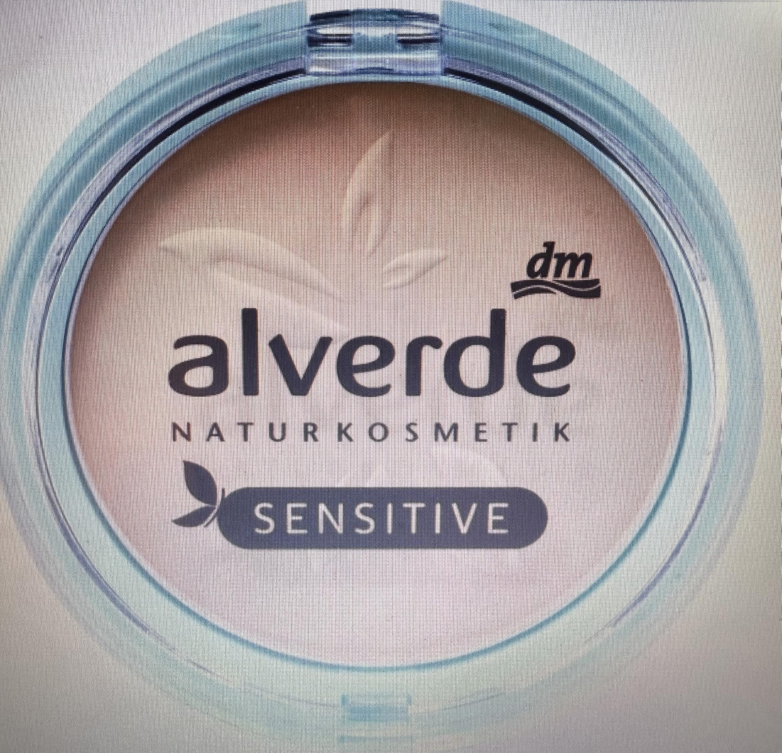 alverde Natural Cosmética Compacto Polvo Mattifying Sensitive 20 Medio Beige, 11 g