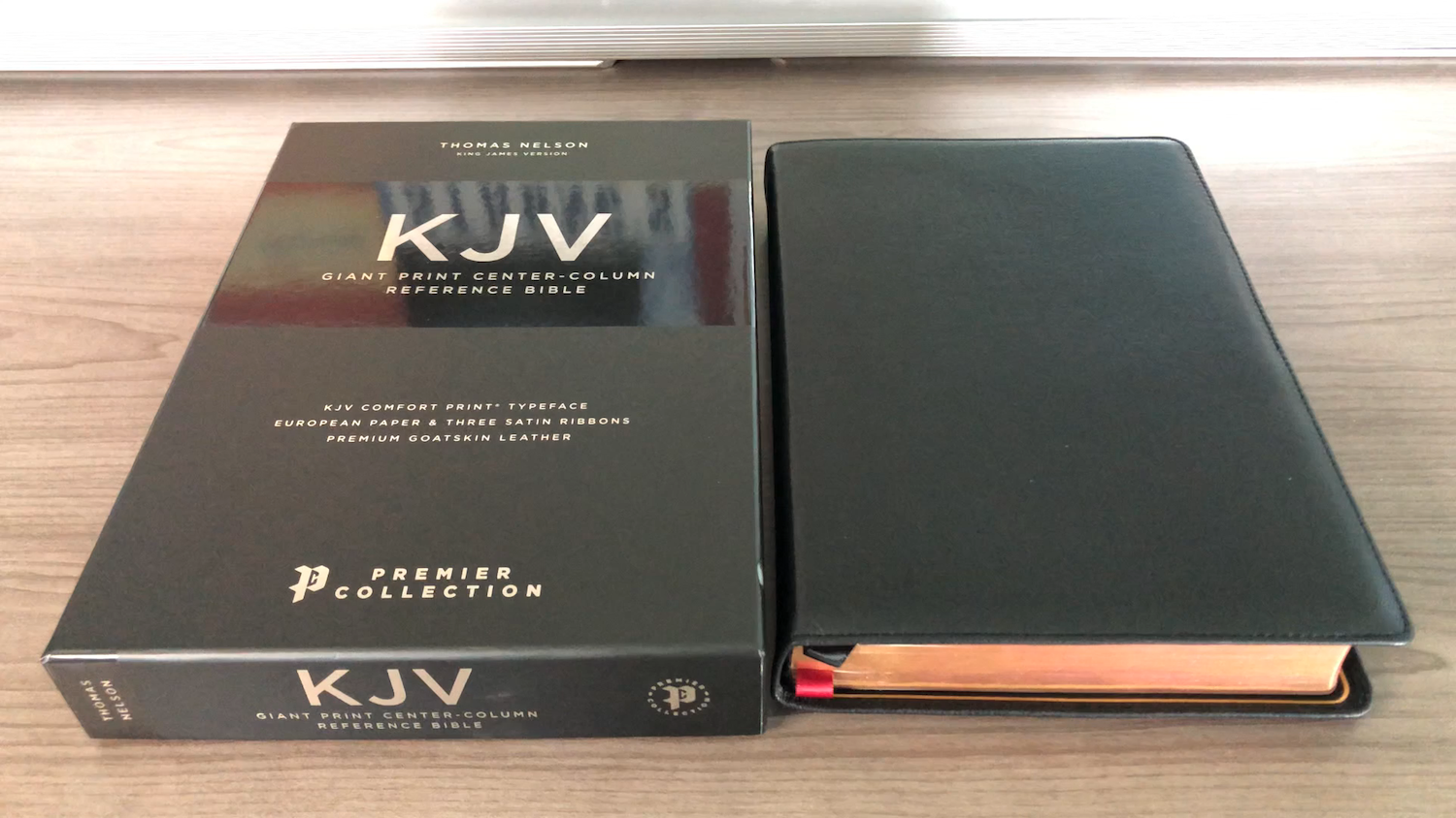 KJV Holy Bible: Giant Print with 53,000 Cross References, Black