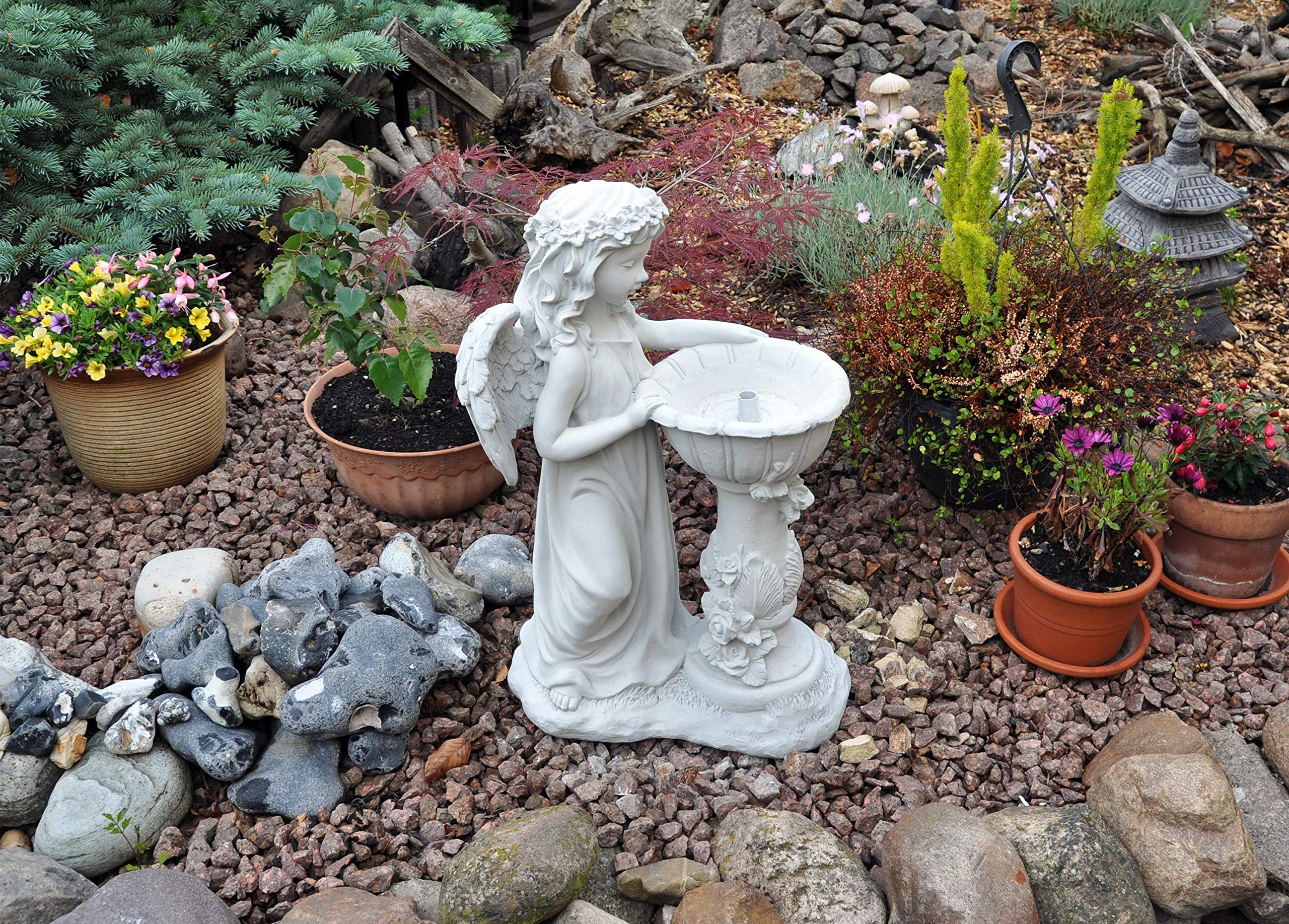 Wilai Angelo in piedi sulla fontana d'acqua, statuetta in pietra massiccia, gioco d'acqua, decorazione da giardino, resistente alle intemperie