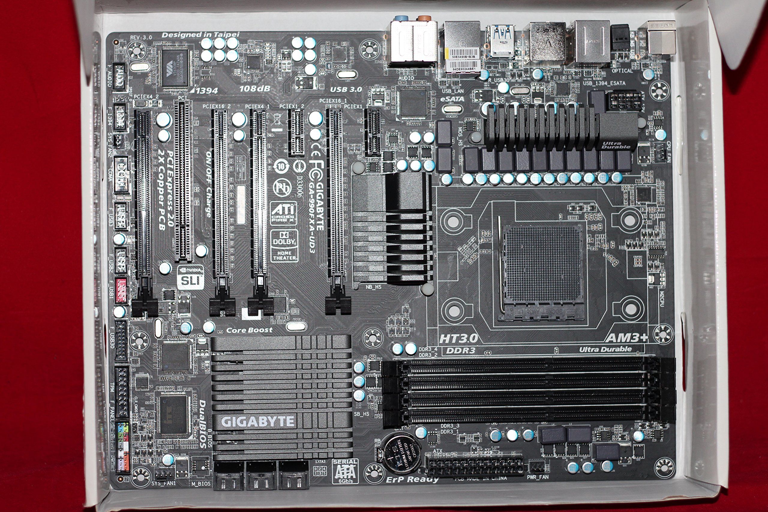 Gigabyte Ultra Durable 3 Classic GA-990FXA-UD3 Desktop Motherboard