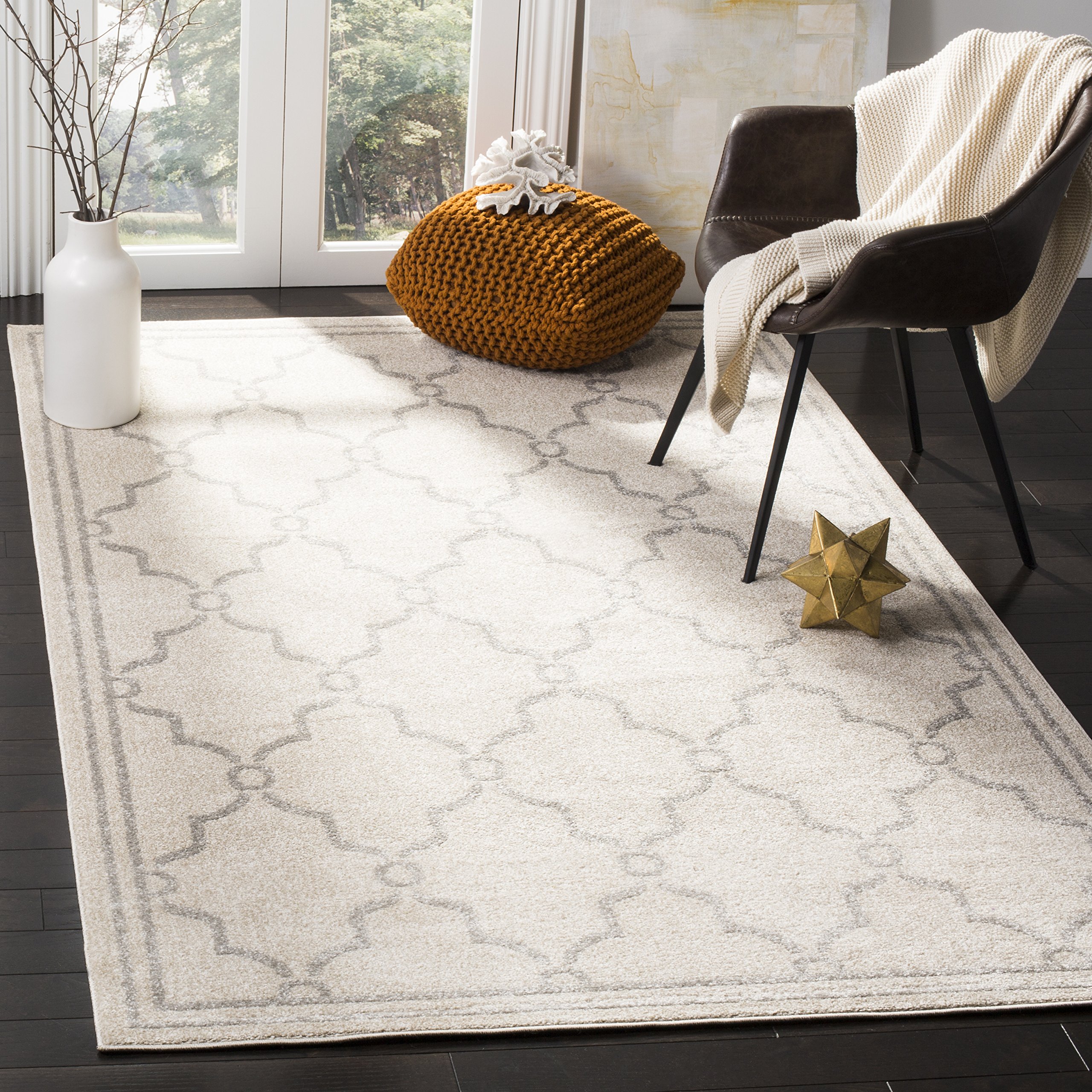 SAFAVIEH Amherst Collection Area Rug - 5'3" x 8', Ivory & Light Grey, Trellis Design, Non-Shedding & Easy Care, Ideal for High Traffic Areas in Living