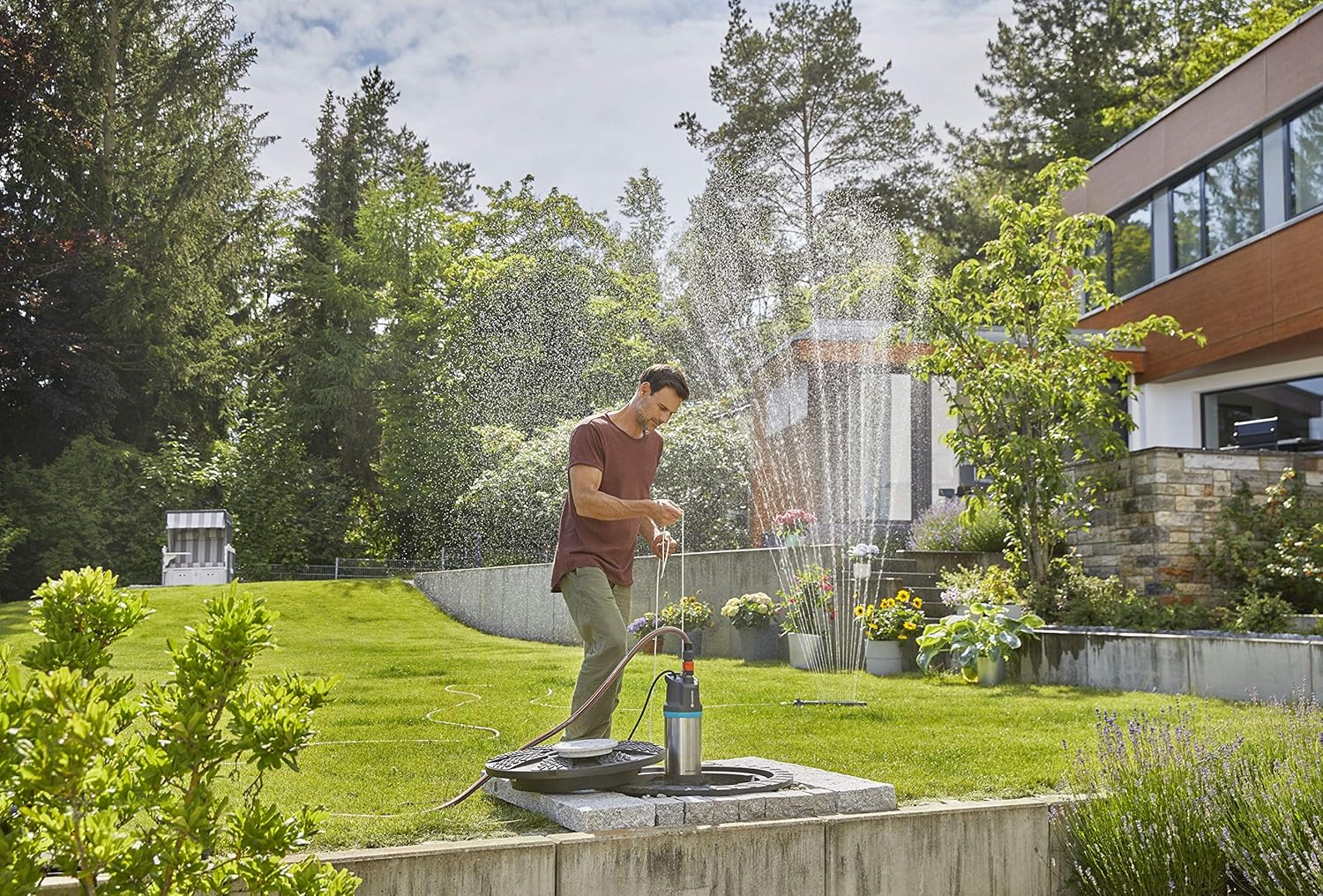 Gardena Pompa Sommersa a Pressione 5900/4 INOX Automatic: Pompa Sommersa a Pressione con UNA Portata di 5900 L/H, con Filtro Antisporco Protezione Dal Funzionamento a Secco (1771-20)
