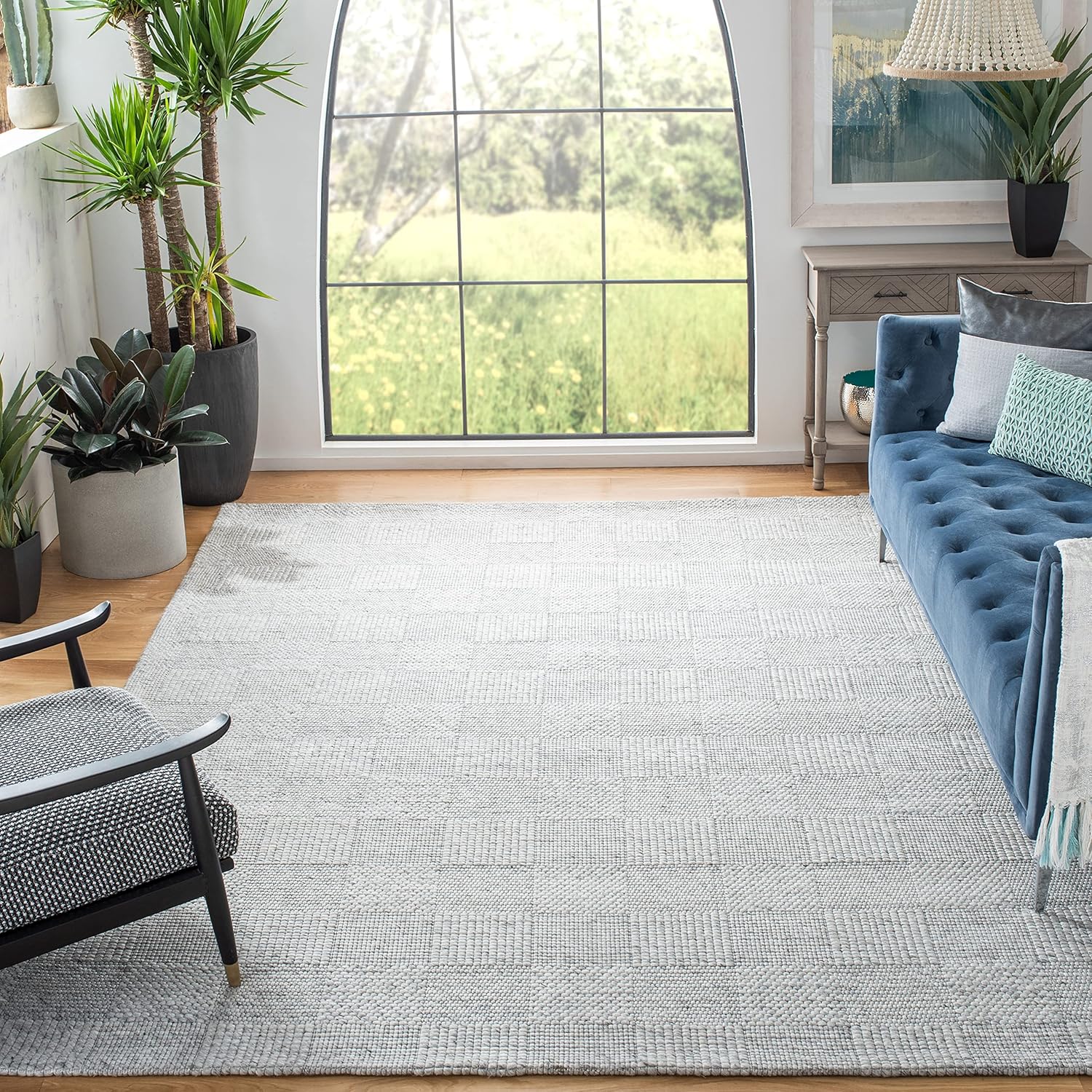 SAFAVIEH Marbella Collection Runner Rug - 2'3" x 8', Light Grey, Handmade Wool, Ideal for High Traffic Areas in Living Room, Bedroom (MRB393F)