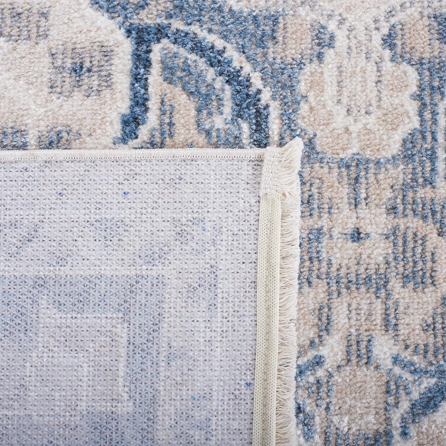 SAFAVIEH Washable Rug Blair Collection - 4' x 6', Beige & Grey Blue, Easy Cleaning, Ideal for in Living Room, Bedroom, Home Office, Dining Space (BLR208B)