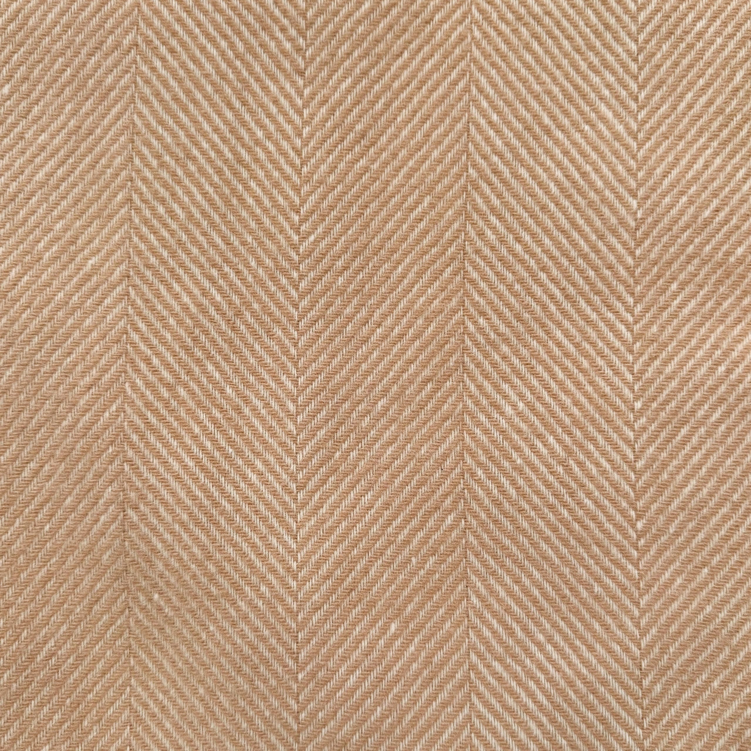 JOWOLLINA X WoolOnly Couverture en laine avec franges naturelles 130 x 180 cm Motif chevrons (Camel)