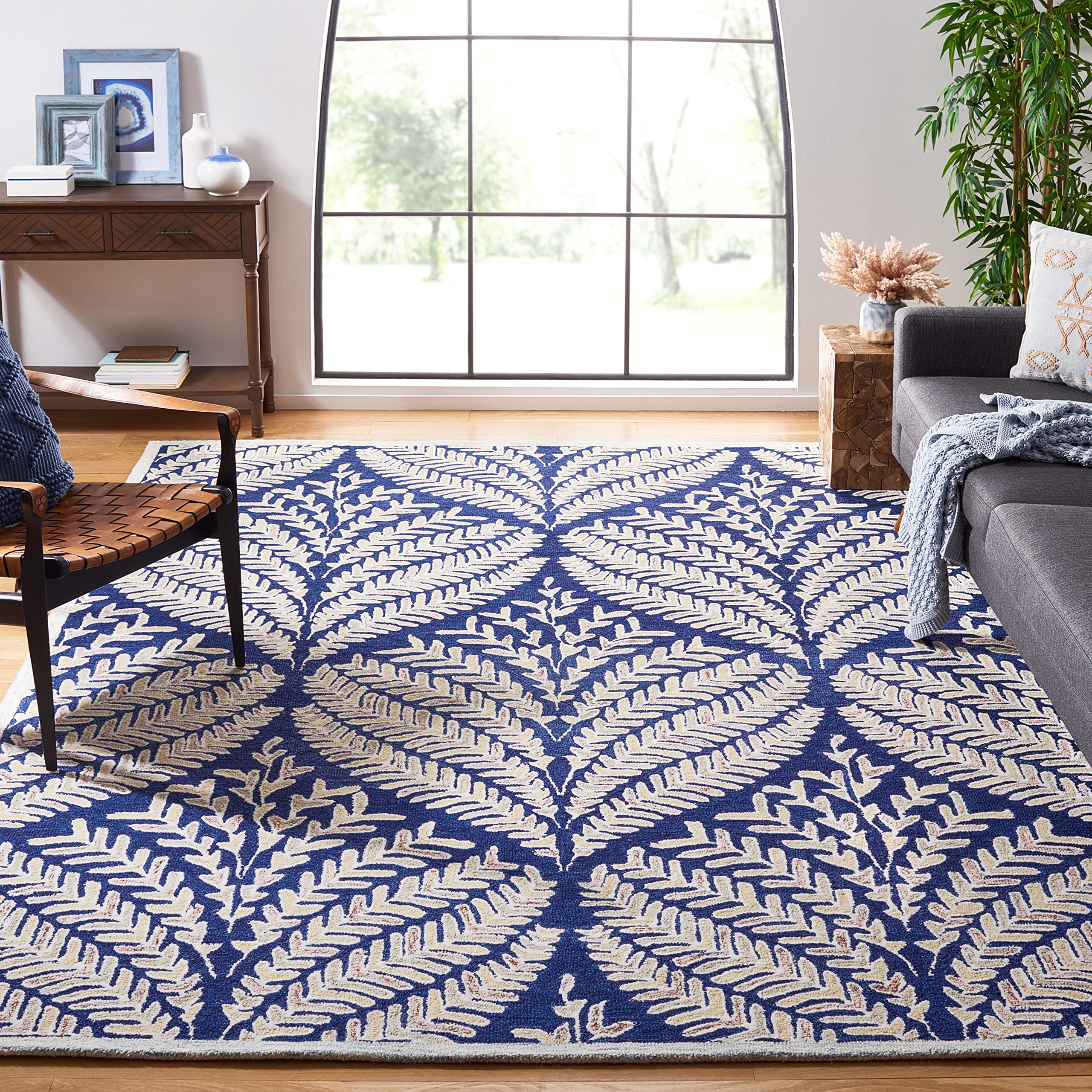 Safavieh Capri Collection Area Rug - 6' x 9', Navy & Ivory, Handmade Wool, Ideal for High Traffic Areas in Living Room, Bedroom (CPR208N)