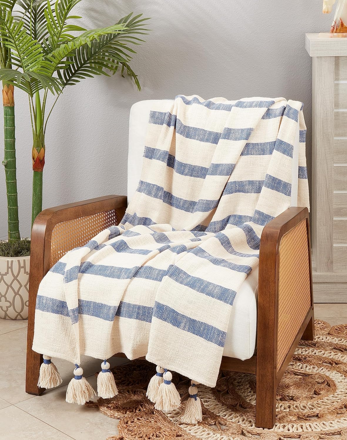 SARO LIFESTYLE Chic Tassels Stripe Throw Blanket
