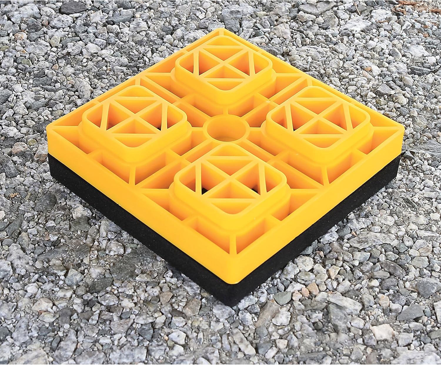 Camco RV Universal Flex Pads for Leveling Blocks, 8.5” x 8.5” | Prevents Jacks & Stabilizers from Sinking Into Soft Ground | Compatible with Camco and FasTen Brand Leveling Blocks, Black (44600) : Automotive