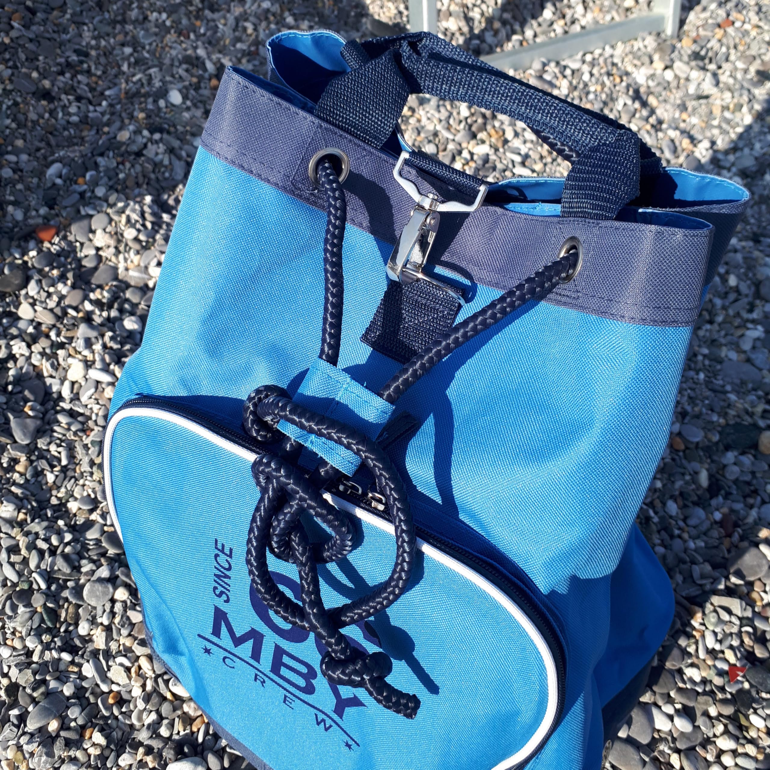 Bolsa de Marinero con Doble Fondo y Bolsillo Frontal, dotada de asa y Correas para Uso en Mochila.