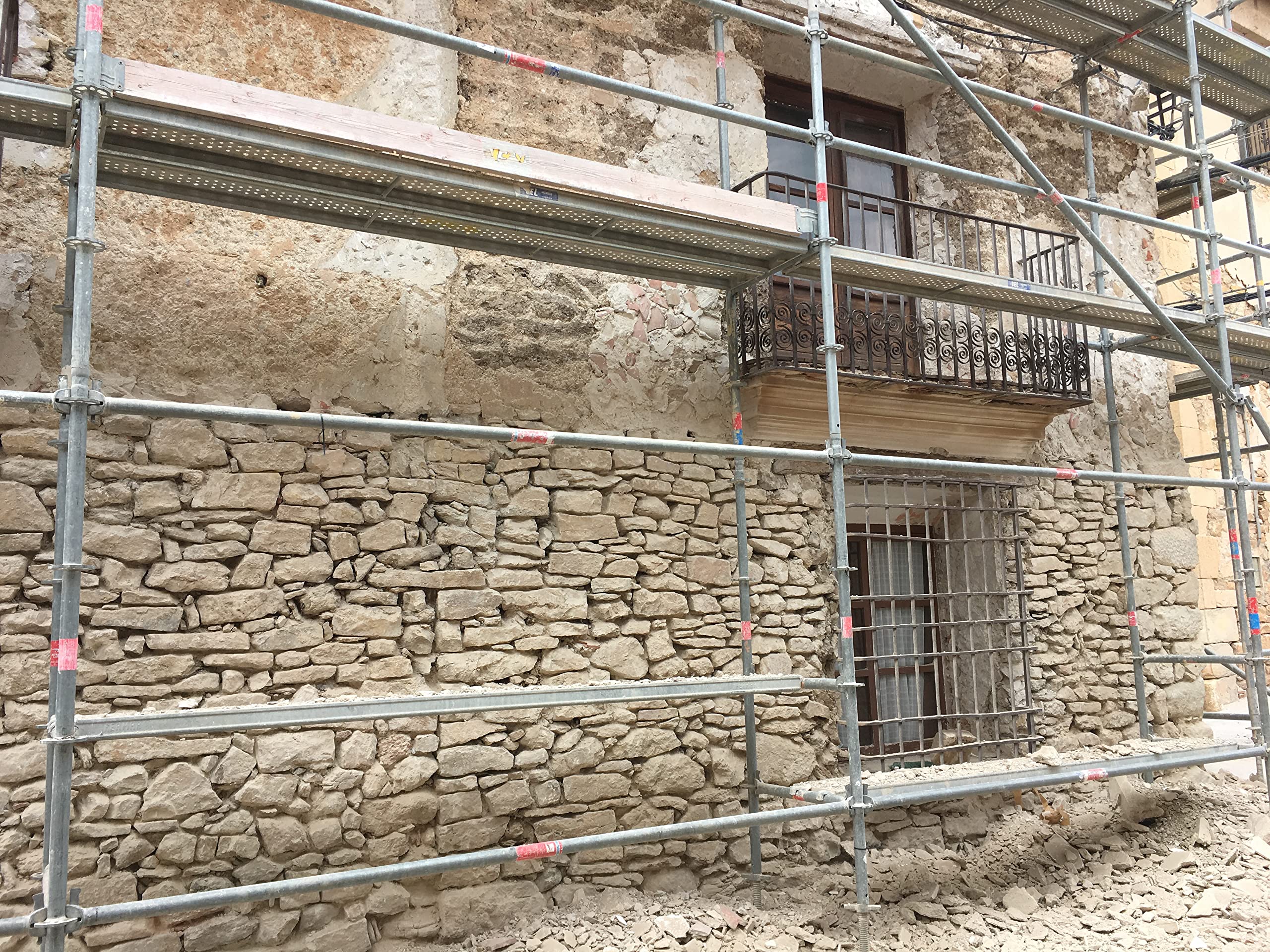 Tecno Prodist TECPINT CONSOLIDATO AL SILICATO Fissatore per superfici edili, primer speciale per pitture a calce o ai silicati, compatta pietra, mattone evitandone la disgregazione (4 Litri)