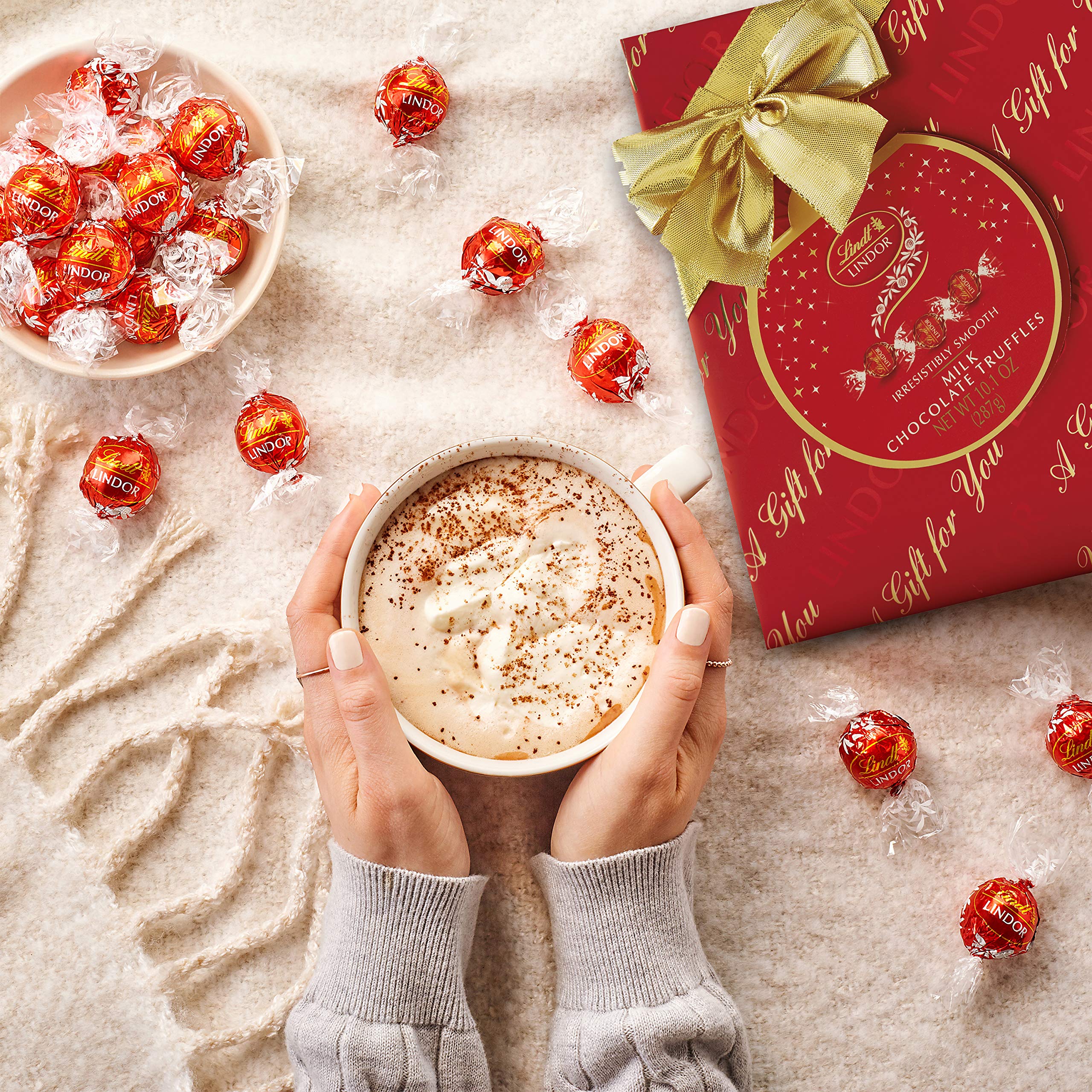 Lindt LINDOR Holiday Milk Chocolate Truffles Wrapped Gift Box, Milk