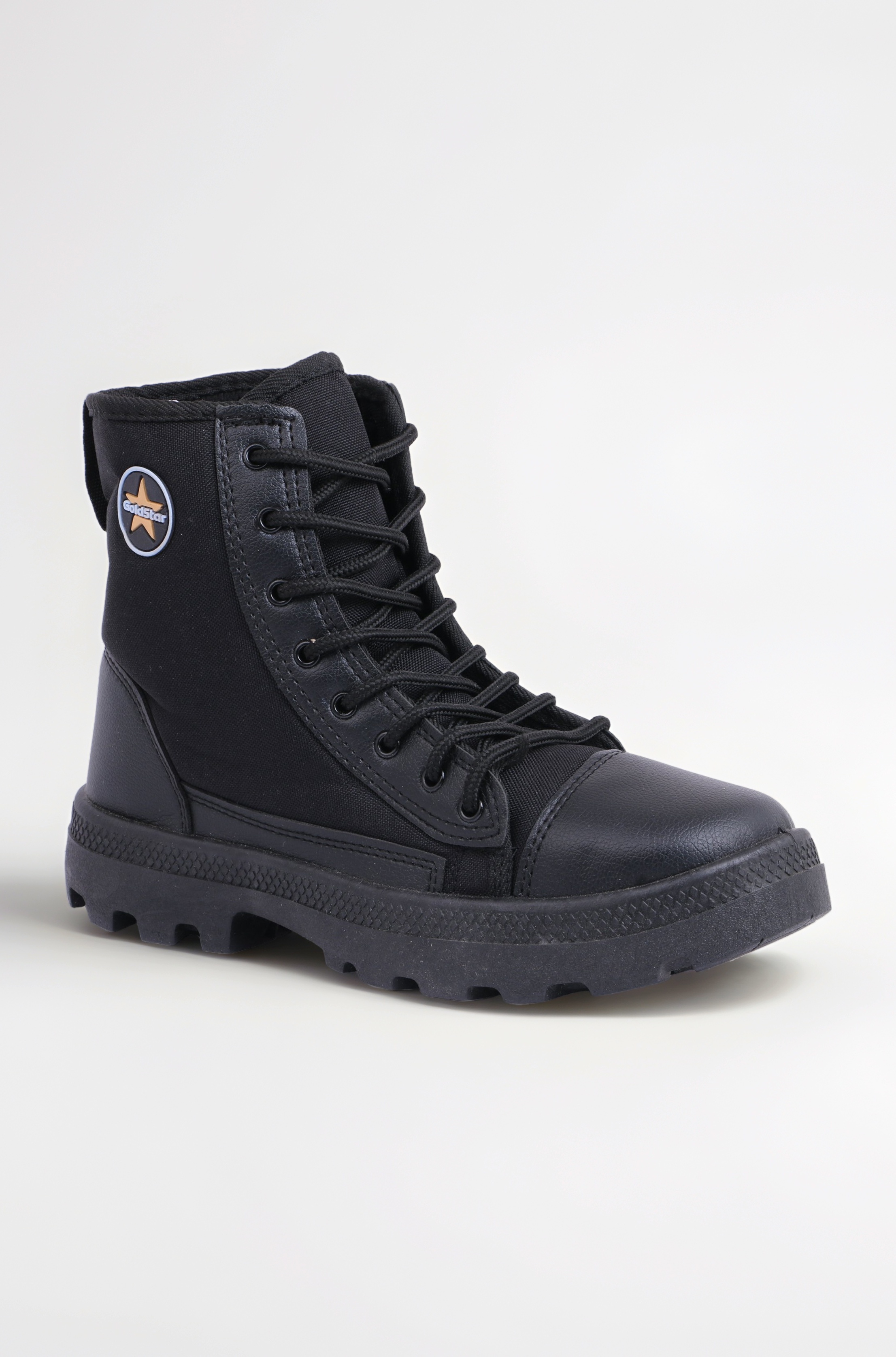 mens Moab Ventilator Track and Field Shoes