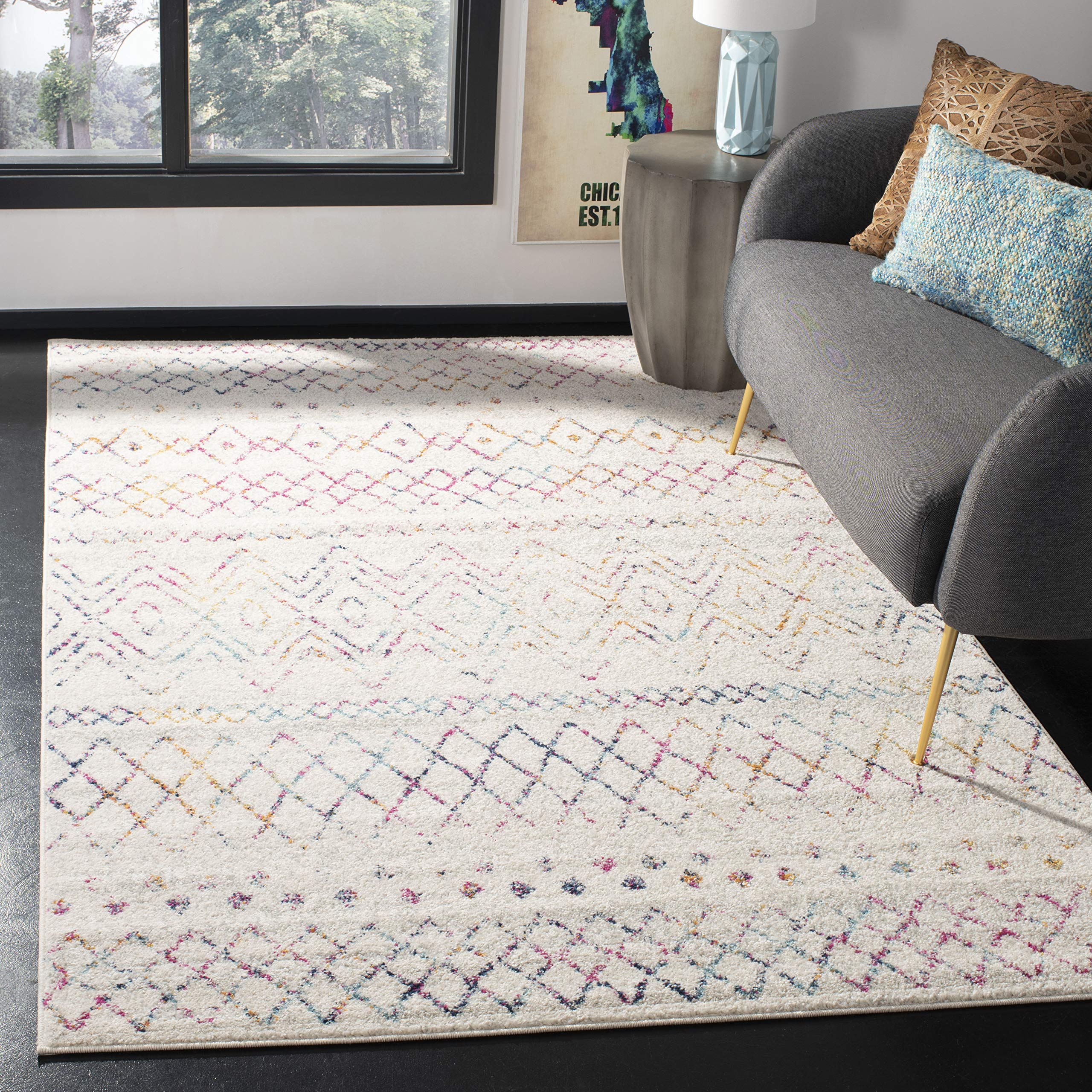 SAFAVIEH Madison Collection Accent Rug - 4' x 6', Ivory & Fuchsia, Moroccan Boho Distressed Design, Non-Shedding & Easy Care, Ideal for High Traffic