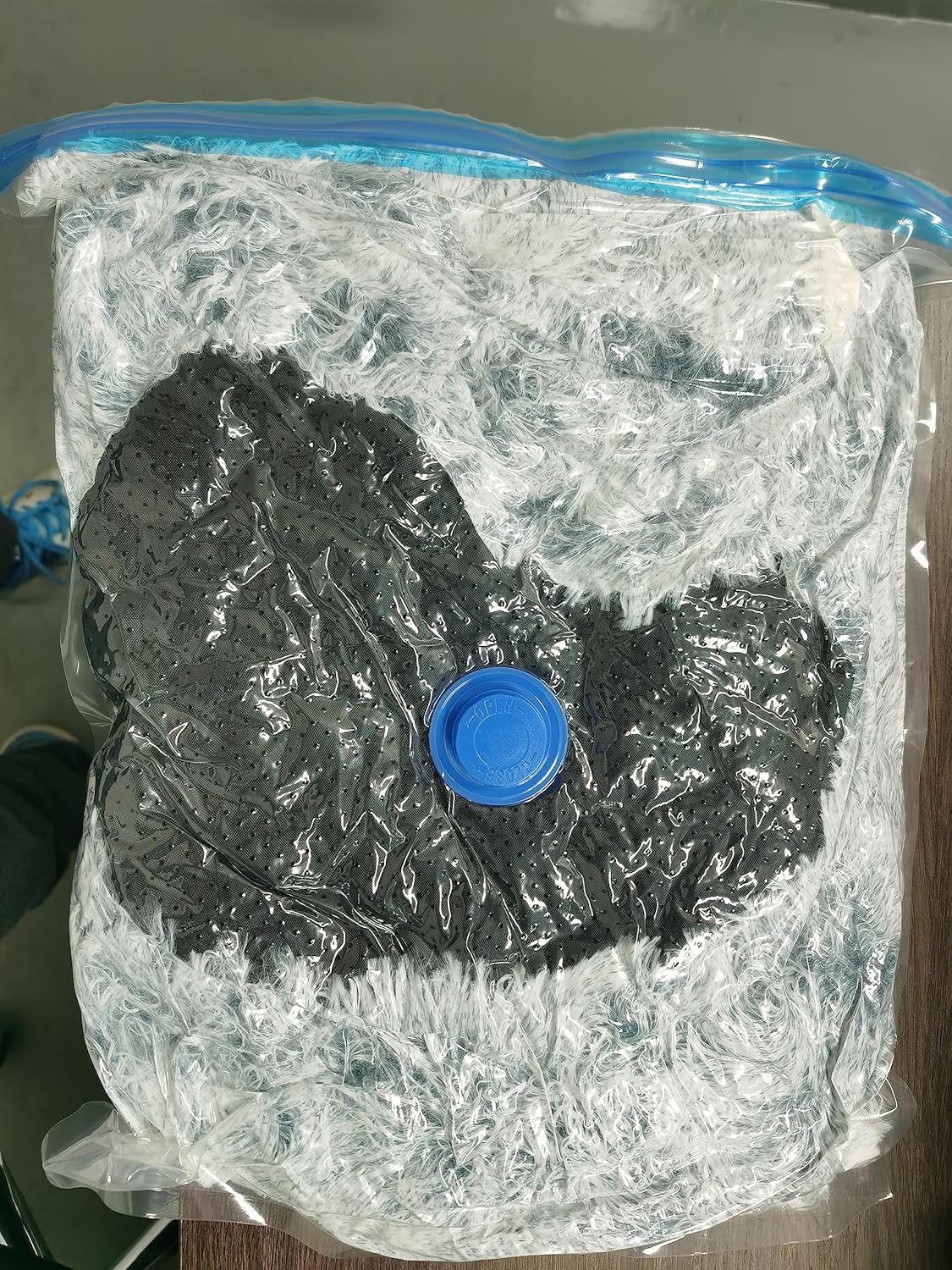 YUDANSI Cat Bed, 50cm Covered Bed for indoor outdoor Cats Calming Down, Burrowing Cat Small Dog Bed with Large Hood for Anti Anxiety, Non-Slip Plush Faux Fur Nest with Ceiling Kitten Puppy Pet Bed 11 A1HHmENBMoL. AC SL1500