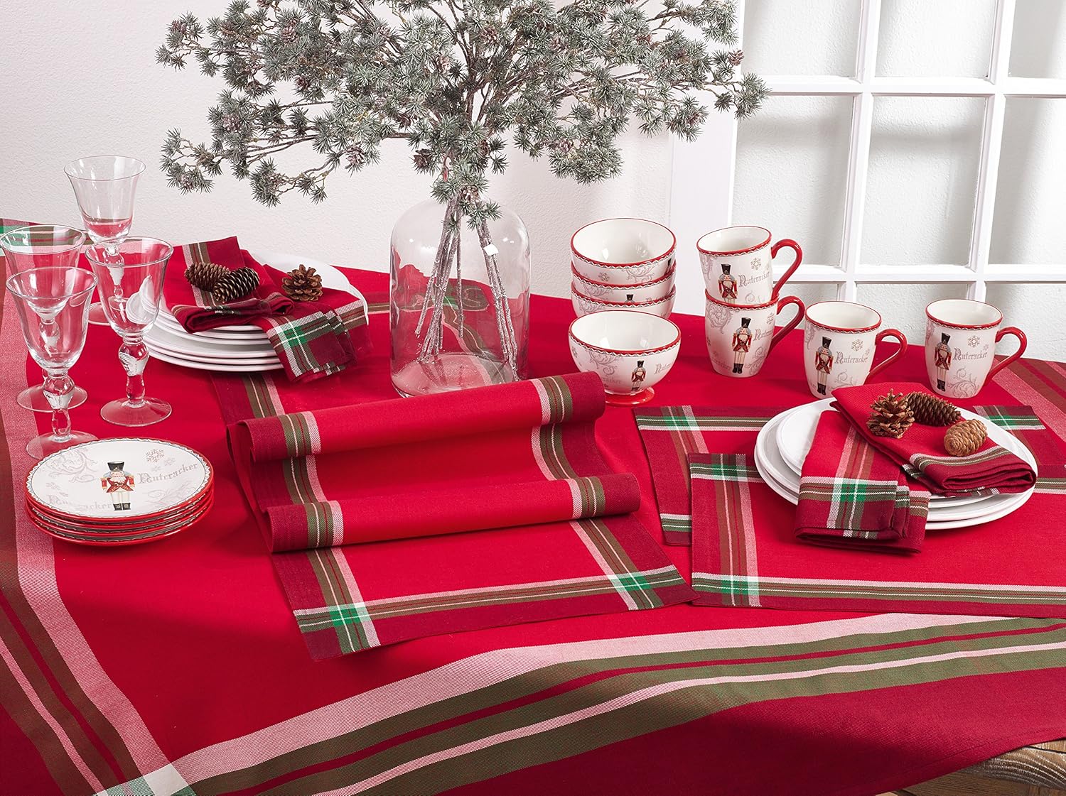 SARO LIFESTYLE 3365.R70S Aberdeen Collection 3365 Aberdeen Collection Tartan Design Tablecloth