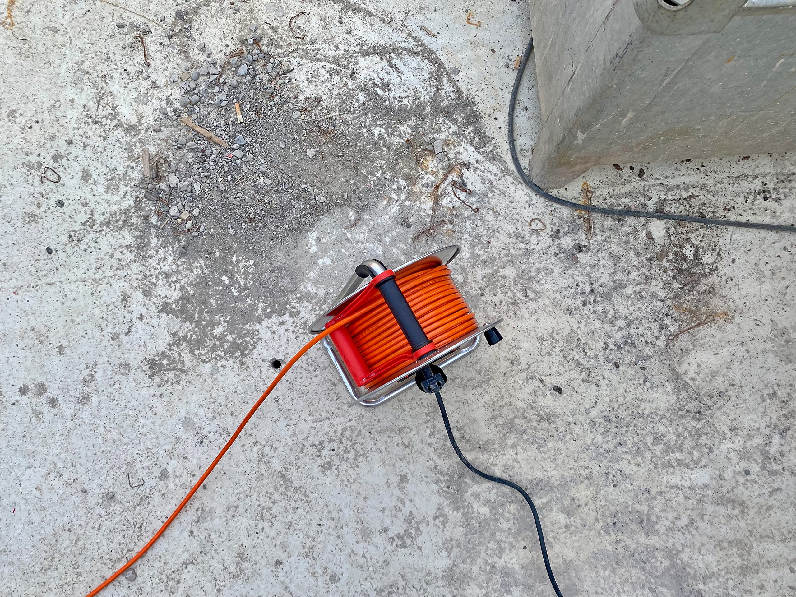 Brennenstuhl Garant S V2 bęben kablowy IP44, 40 m, do użytku na zewnątrz (Made in Germany, kabel w kolorze sygnałowym, pomarańczowy, z blachy stalowej, krótkotrwałe zastosowanie na zewnątrz) | Made in Germany, kabel w kolorze pomarańczowym, krótkotrwałe z