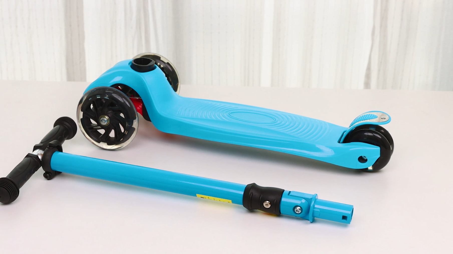 Monopattino 3 Ruote Per Bambini Con Luci LED - Manubrio Regolabile, Ideale Per Principianti - Foto 9