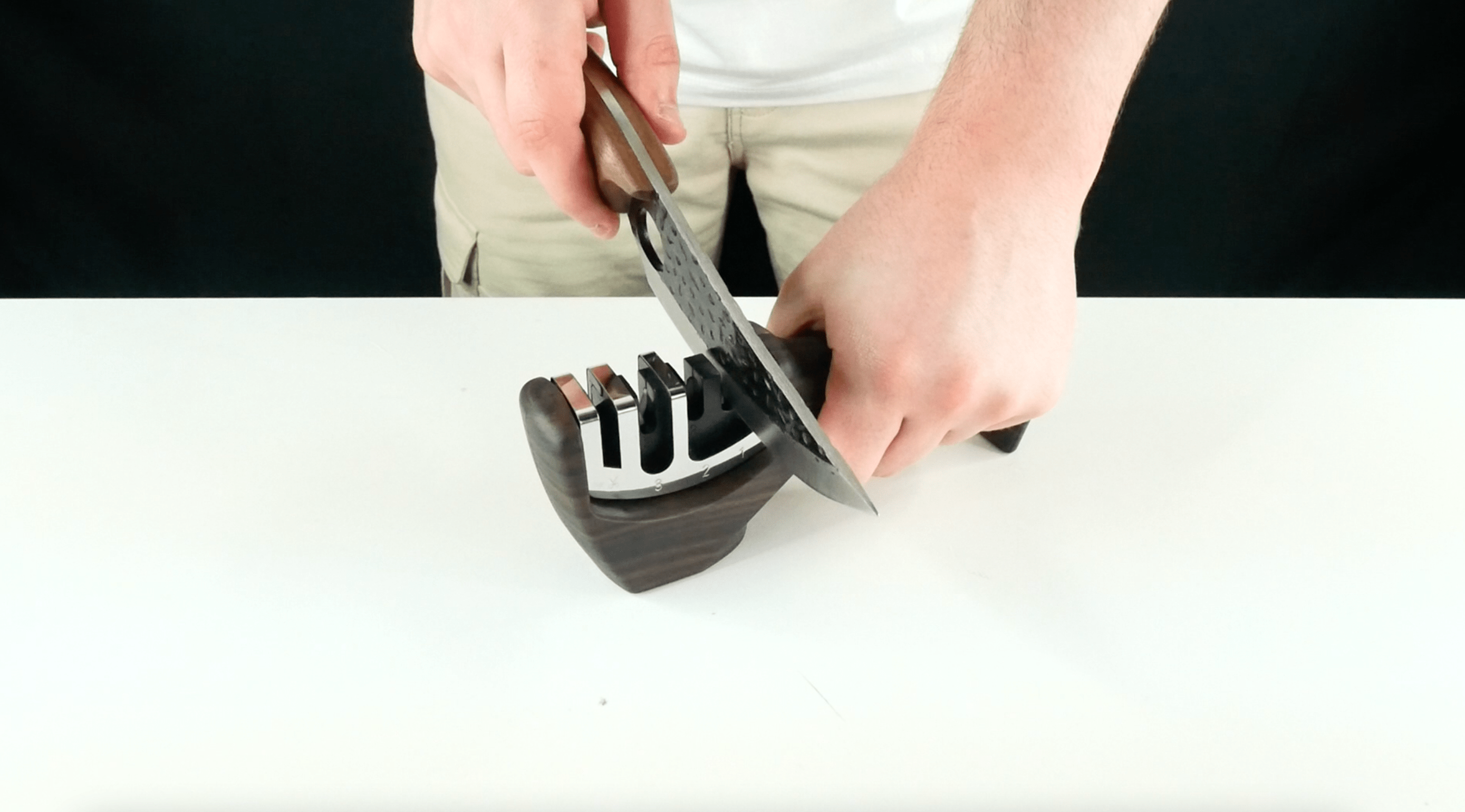 FISHTEC Aiguiseur De Couteaux Cuisine Manuel 3 EN 1 Affuteur Ciseaux Et Couteau Professionnel - Patins Antidérapants - Différentes Tailles