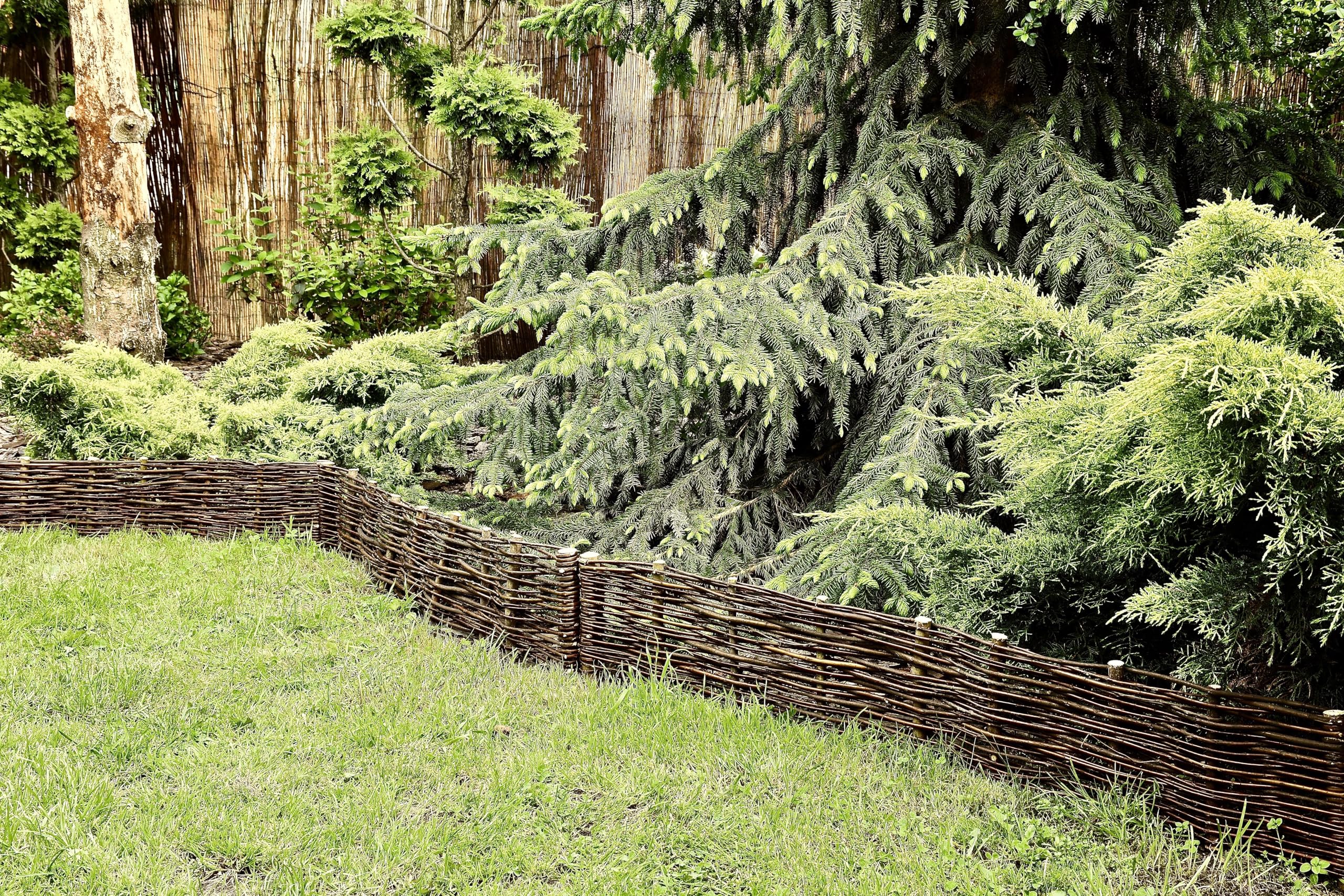 10 x Bordura da Giardino in Vimini - 20 cm x 30 cm – Steccato Decorativo, Bordo per Aiuole, Prato e Orto, Recinzione con Pioli in Faggio per Fiori, Verdure e Sentieri