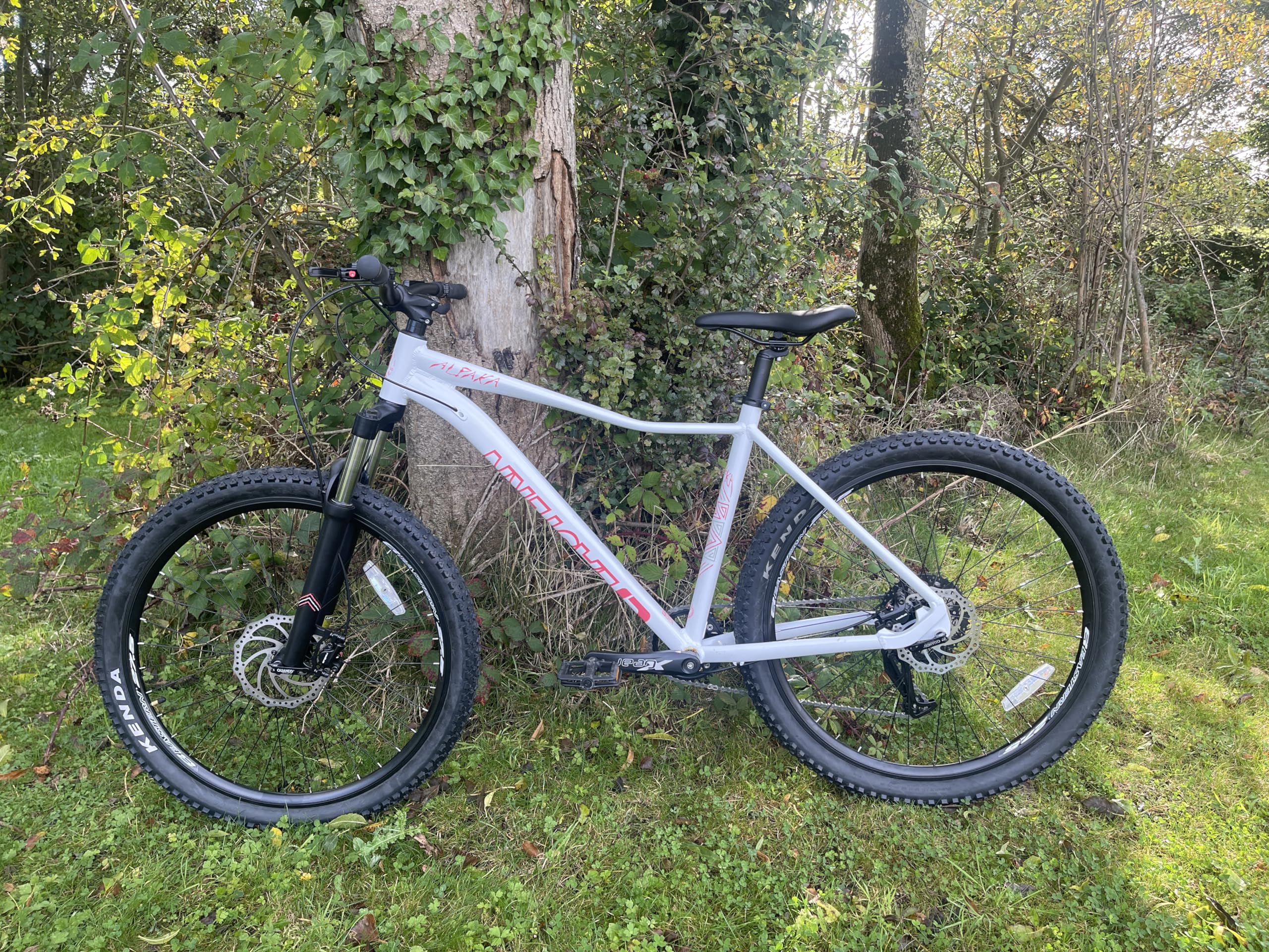 Eastern Bikes Alpaka Mountain Bike with 27.5