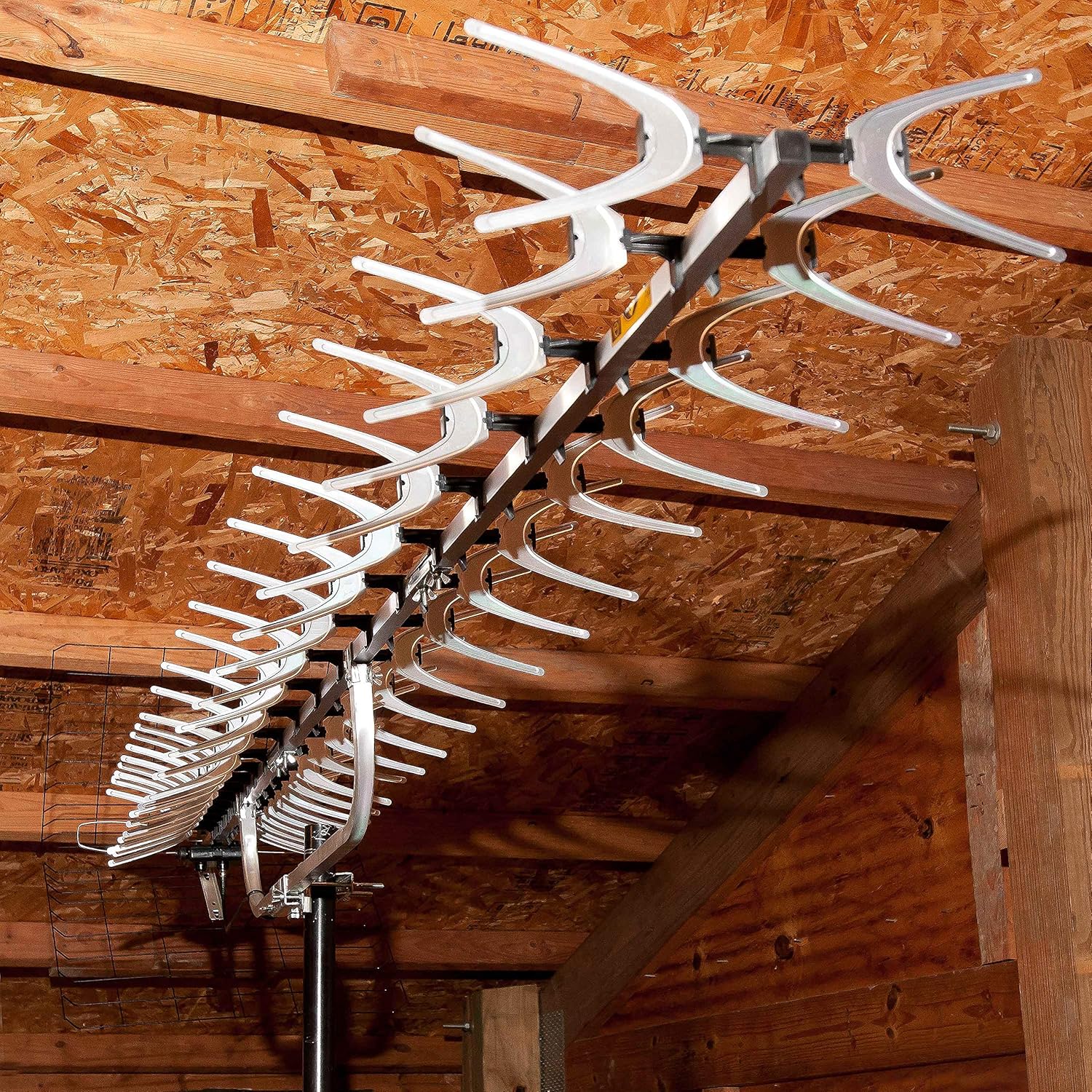 Blасk Frіdау - 40% оƒƒ Antennas Direct 70 Mile Range Yagi Directional UHF DTV Antenna, 4K Ready, Attic, Outdoor, All-Weather Mounting Hardware, Adjustable Mast Clamp - UE-MX91