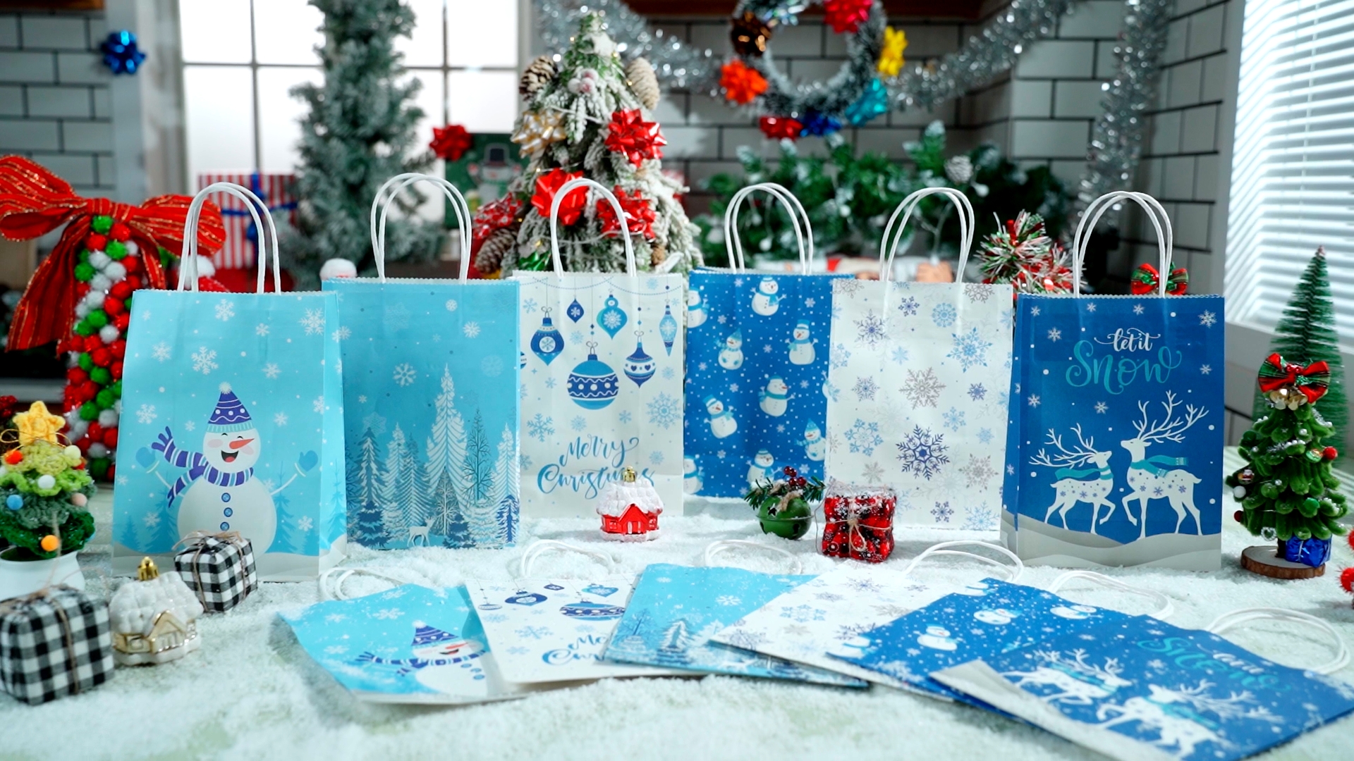 Henoyso 60 Pcs Frozen Gift Bags Snowflake Goodie Candy Party Favor Bags With Handle