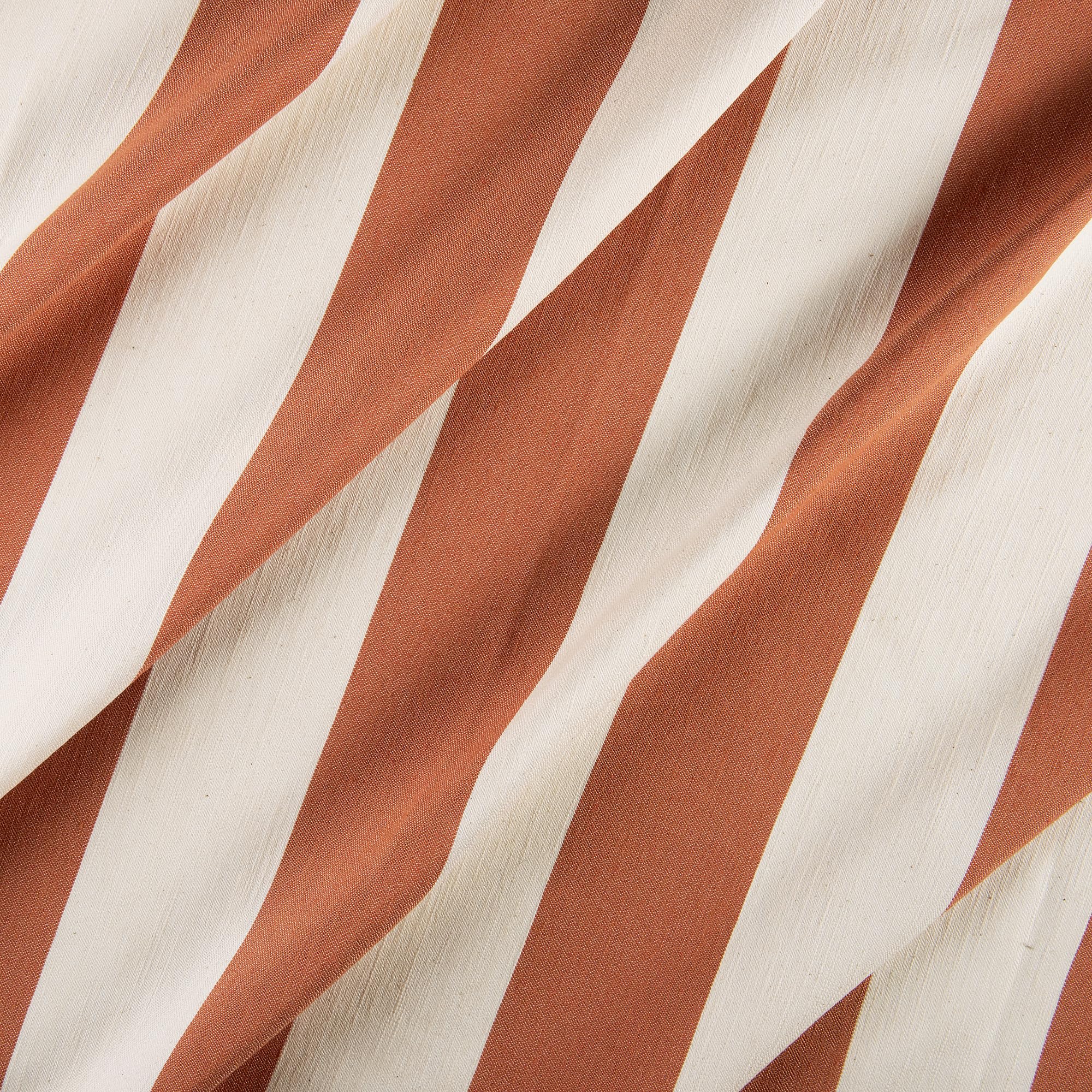 LINDER Rideau à Rayures Verticales - Tissé et Teint en France - Style Pop - Coloris Orange Brûlé - œillets Canon de Fusil -145x280cm - 56% Polyester 42% Coton 2% Autres Fibres - Collection Sunset