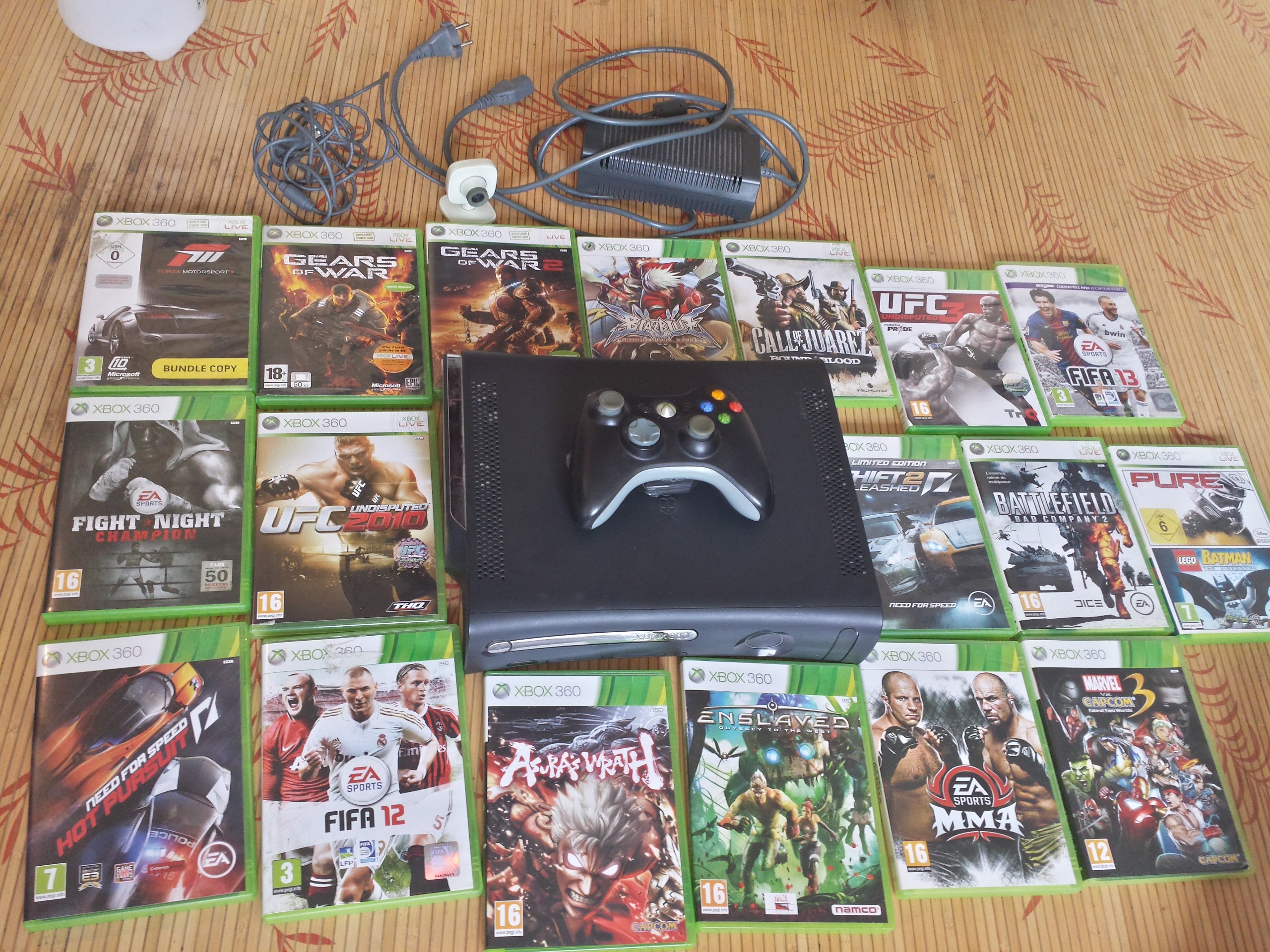Xbox 360 - Konsole Elite 120 GB inkl. LEGO Batman + Pure
