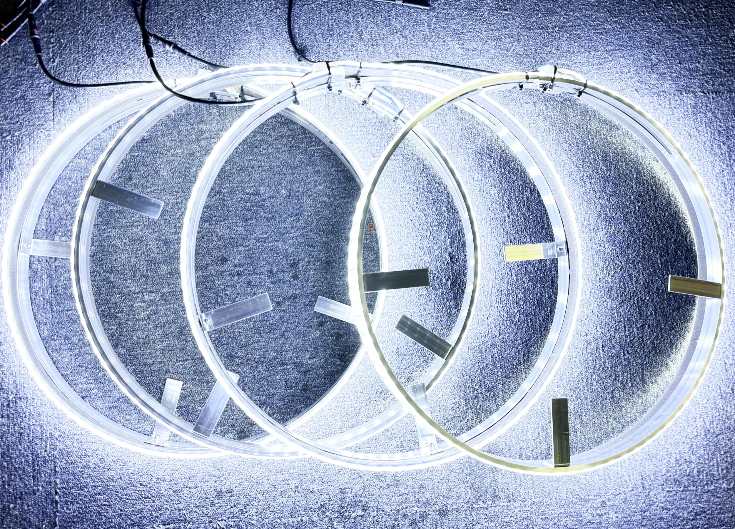 Surper Bright Wheel Lights 4 row 6000K White Strobe LED Rim Light 17.5 inch wheel Covers Set of 4 for Truck Lights