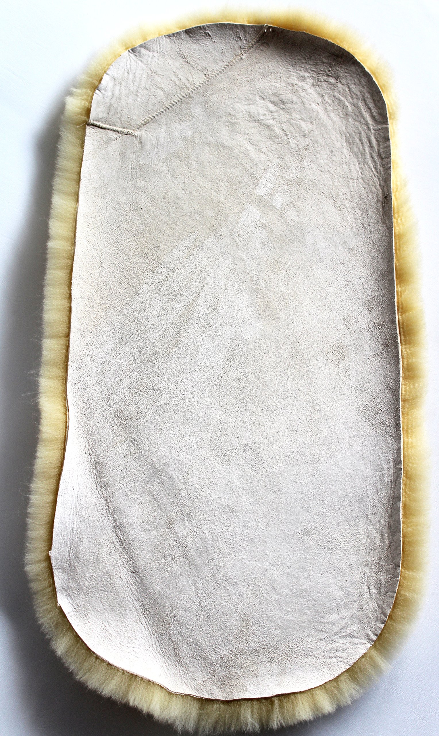 Ovale Felleinlage, Kinderwageneinlage aus echtem, extra dichtem Lammfell, 35x75 cm. Vollfelll aus eigener Produktion, kein Patchwork, kein Import. Fellauflage, Babyfell in Fachgeschäftsqualität !