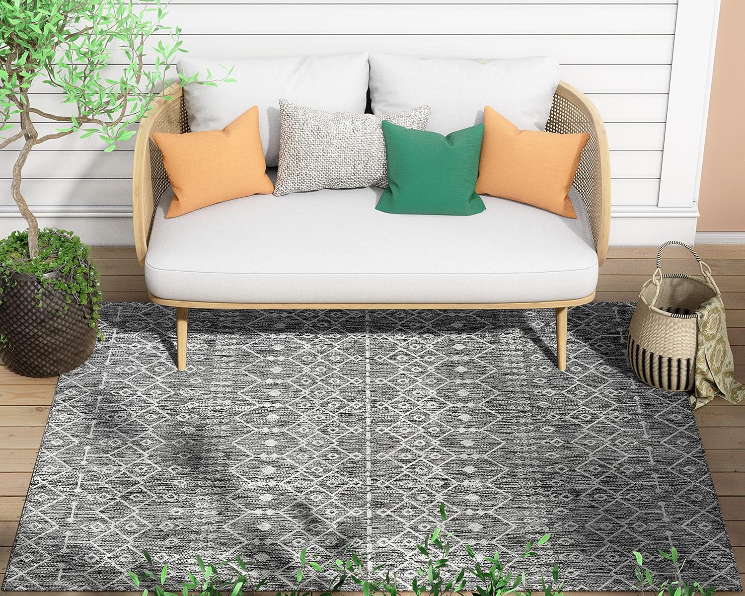 Well Woven Nord Geometric Grey Indoor/Outdoor Flat-Weave Design, Weather-Resistant, Easy-Care, for Patio, Deck, Porch, Living Room Area Rug 5x7-5x8 (5'3" x 7'3")