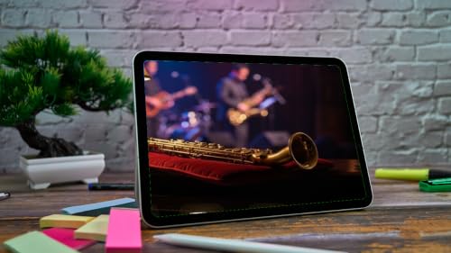 Jazz Night Lounge 4K – Smooth Sax & Rain Fire TV Screensaver – vue 4
