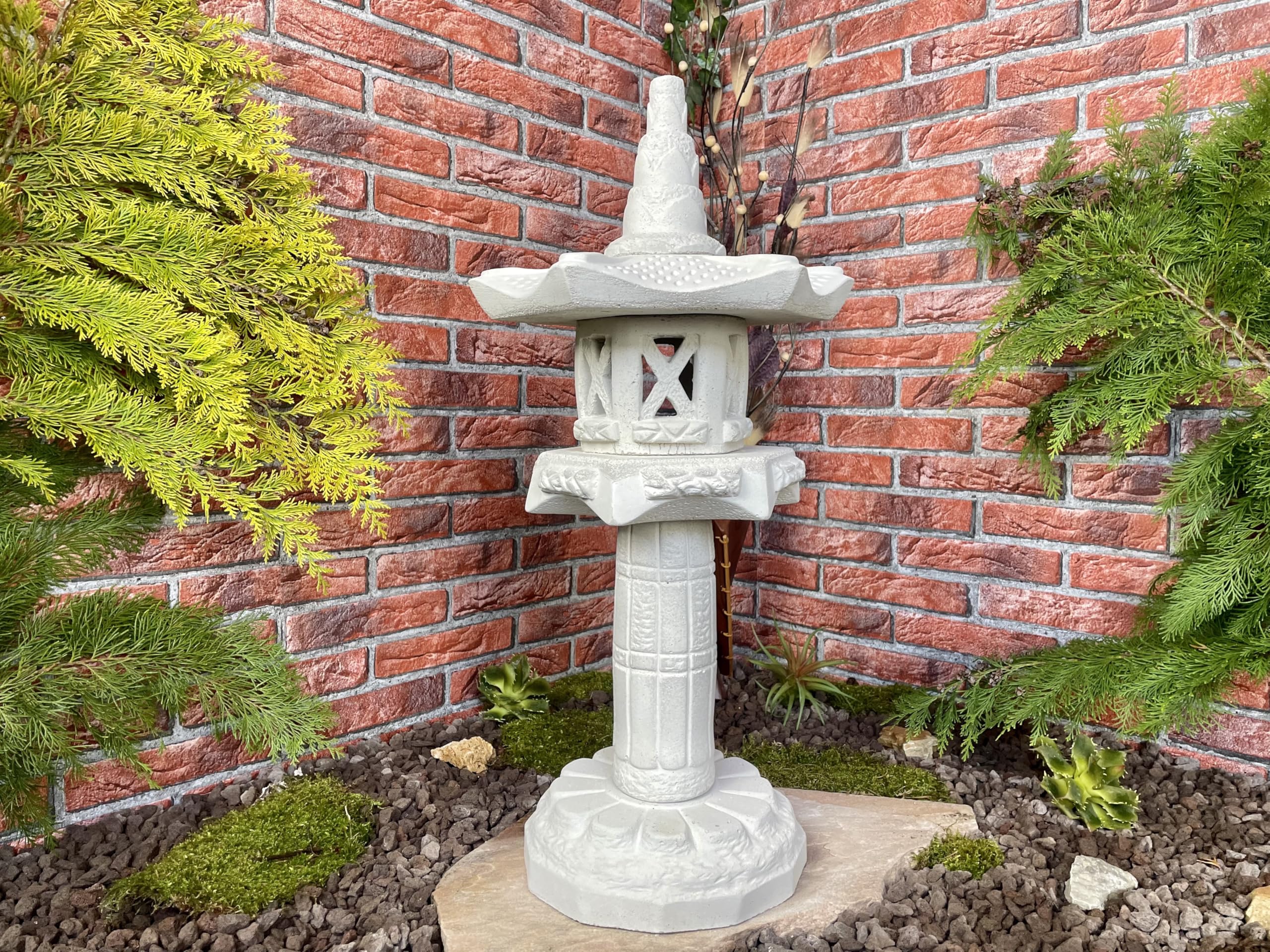 Steintempel im japanischen Stil 'Yukimi auf Säule HK' - Handgefertigte Gartenfigur aus regionalem Steinguss - Zen - Dekoration für Garten & Terasse - wetterfest & langlebig