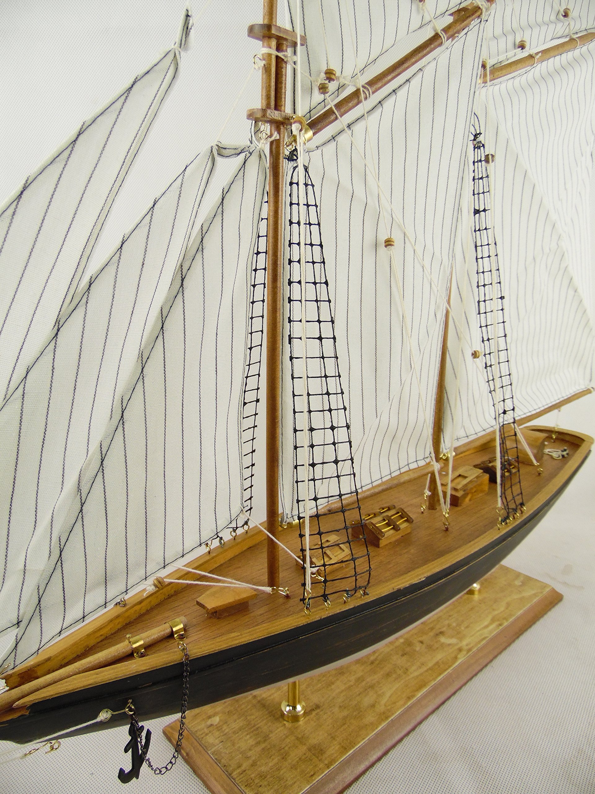 antikes Segelschiff/Boot im Shabby-Look - 2 Master mit Standfuß als Modellschiff für die Maritime DekorationSegelboot