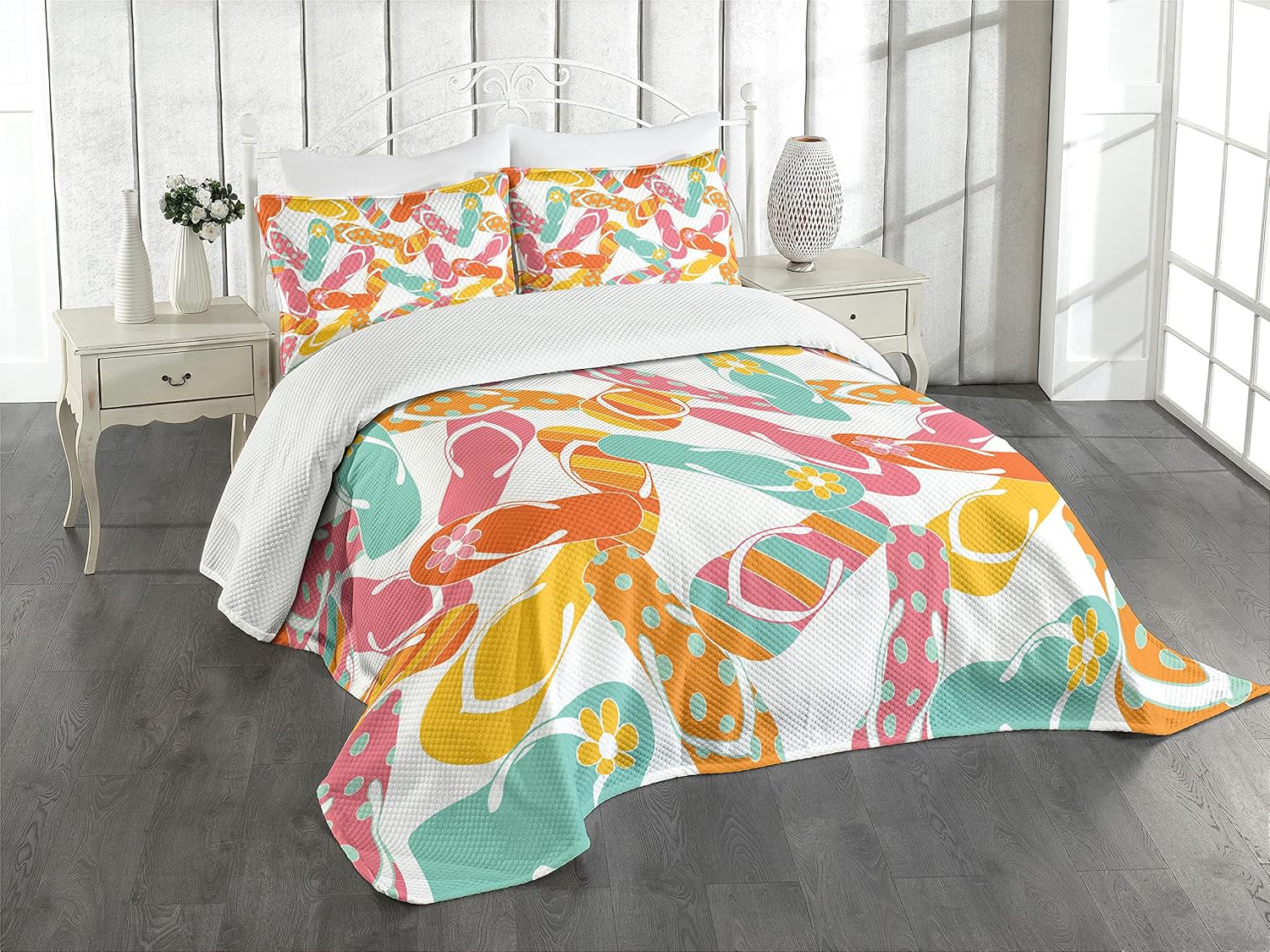 Ambesonne Summer Bedspread, Colorful Bunch Flip Flops