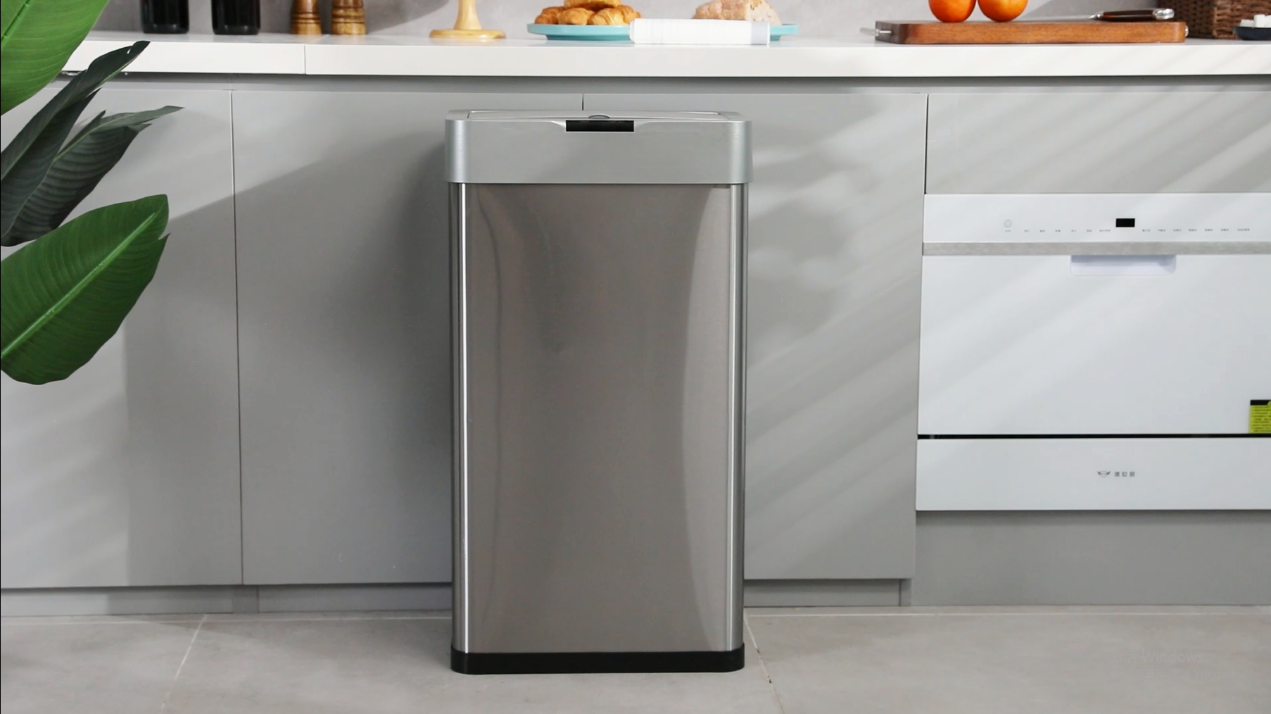 LIFERUN Vuilnisbak met sensor, afvalemmer voor de keuken, 60 liter, elektrisch deksel met klemring voor vuilniszakken, automatisch contactloos, afvalemmer van roestvrij staal, wit