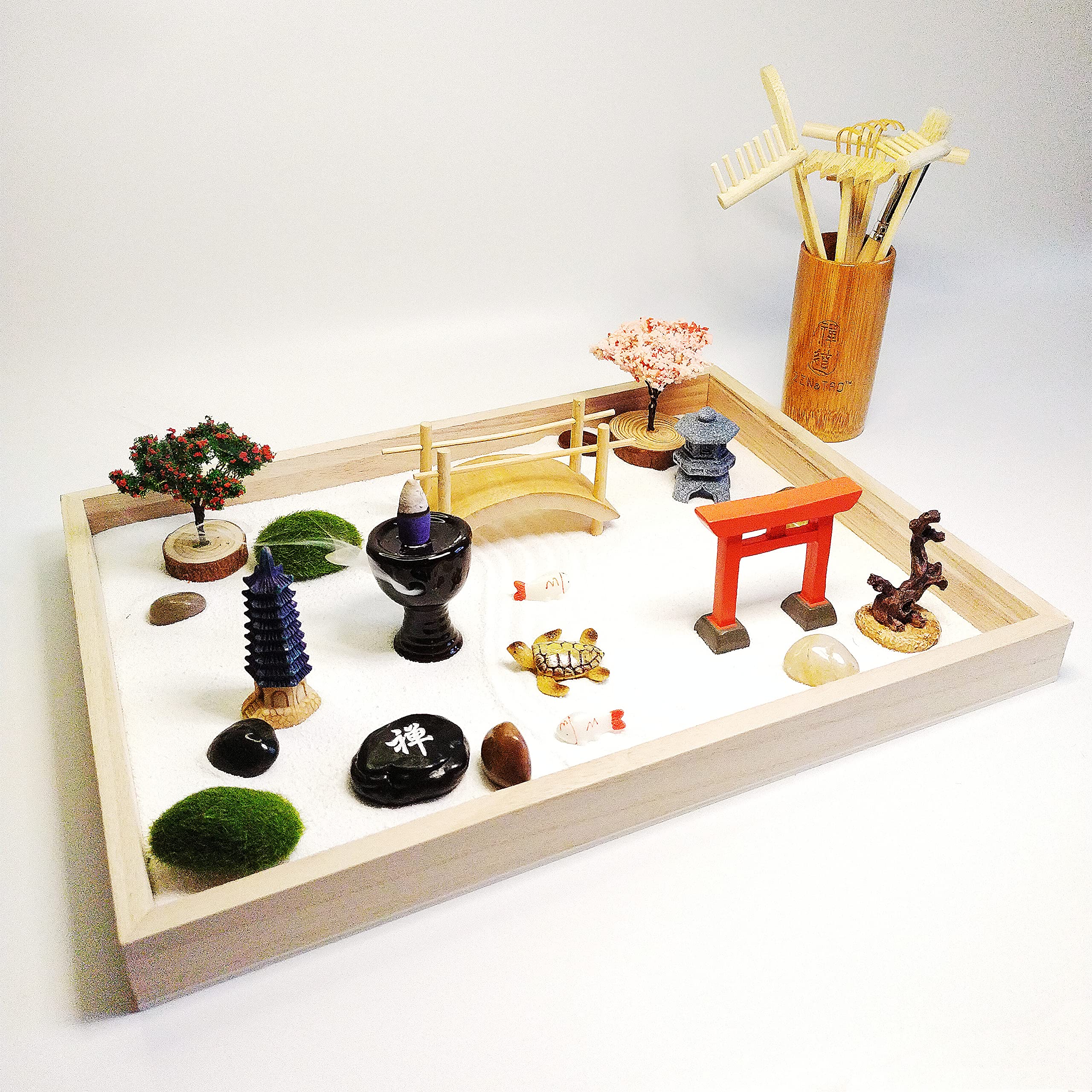 ZEN&TAO Mini jardín zen japonés, tamaño súper (38 x 28 cm), bandeja de madera dura (Paulownia), 15 características, juego completo de herramientas, soporte de bambú, caja de pintura oriental, para