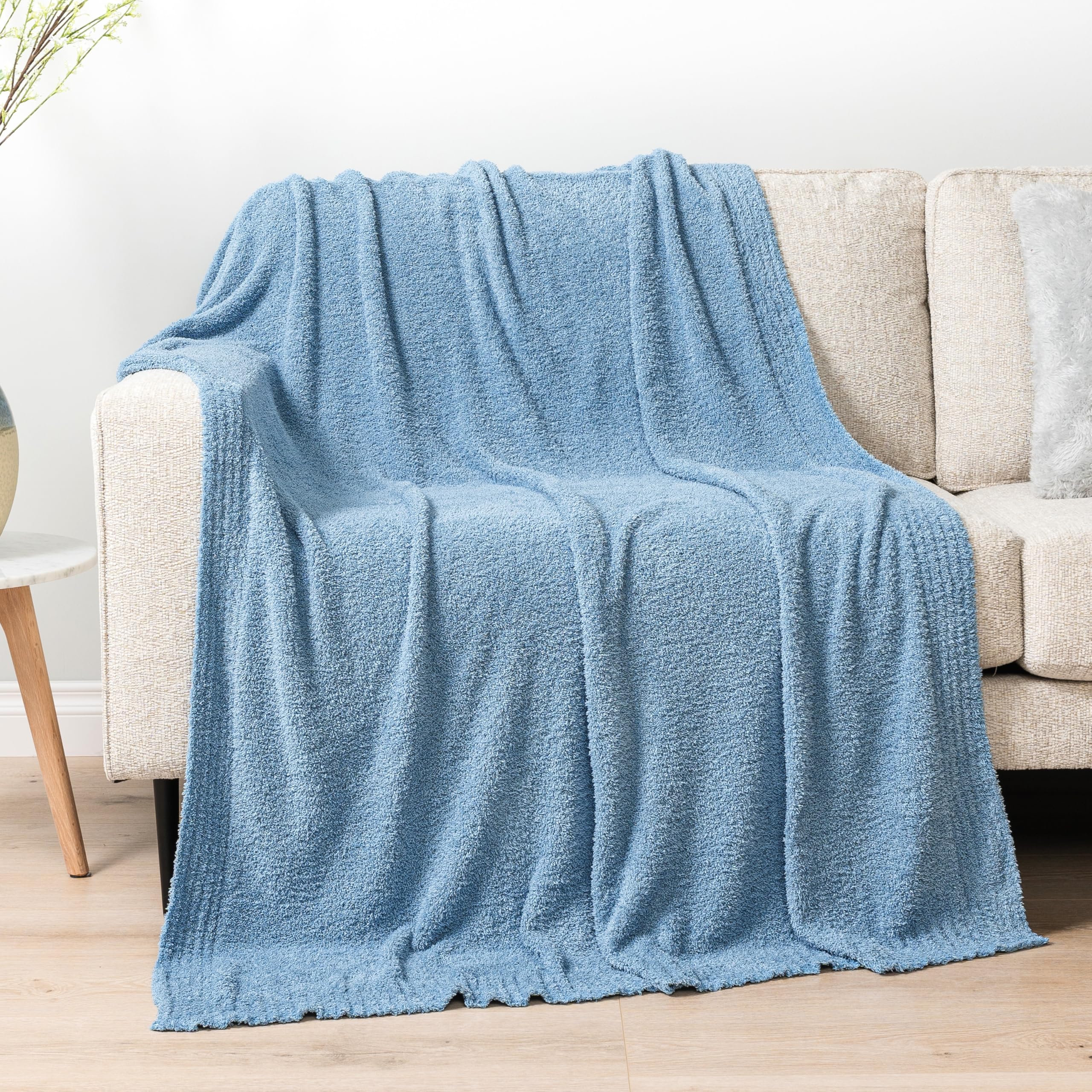 Amazon.com: PAVILIA Super Soft Throw Blanket for Couch, Fluffy