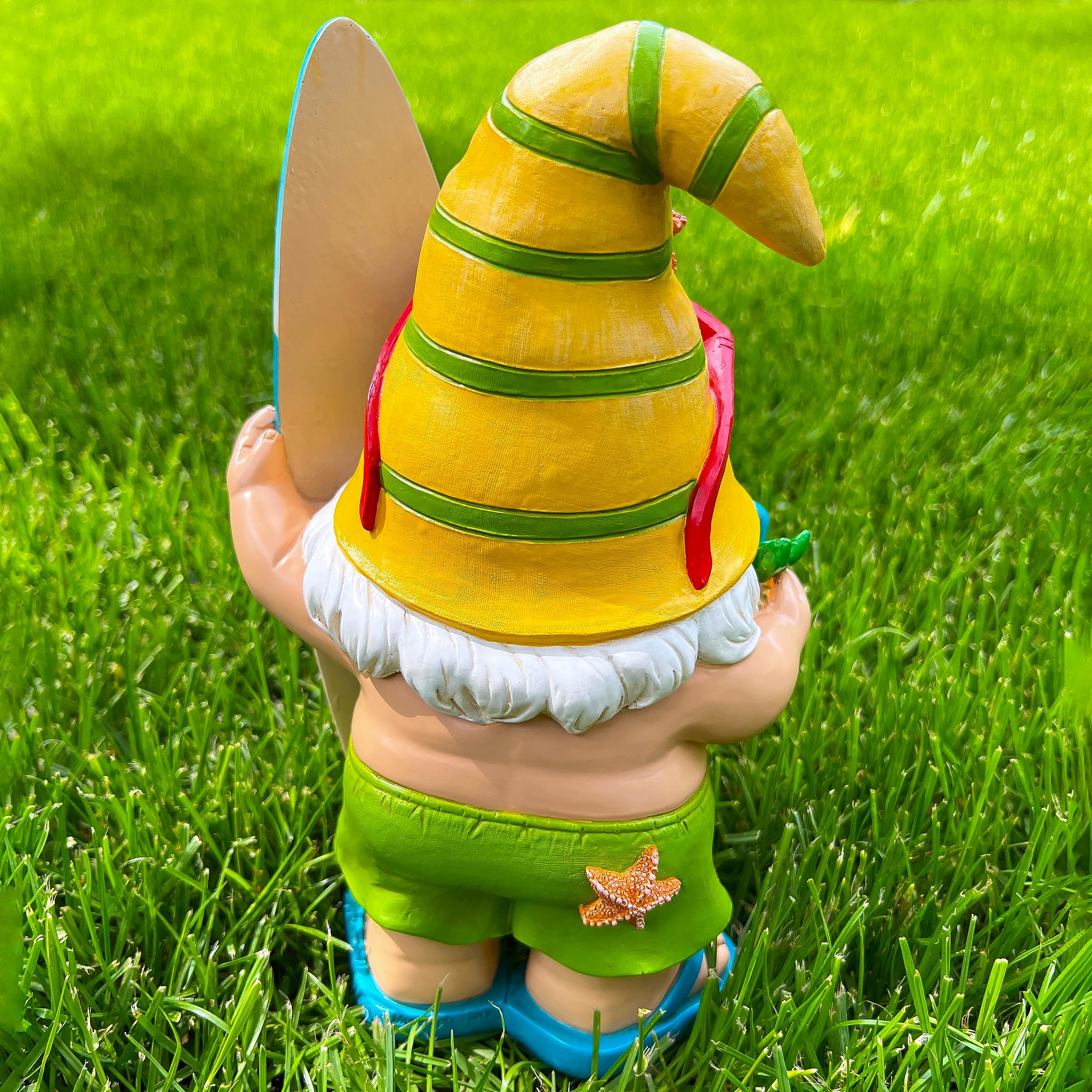 Mood Lab Gnomo de jardín – Figura de gnomo Surfista – 9.1 Pulgadas de Alto, Divertida Estatua de césped – para decoración al Aire Libre o casa