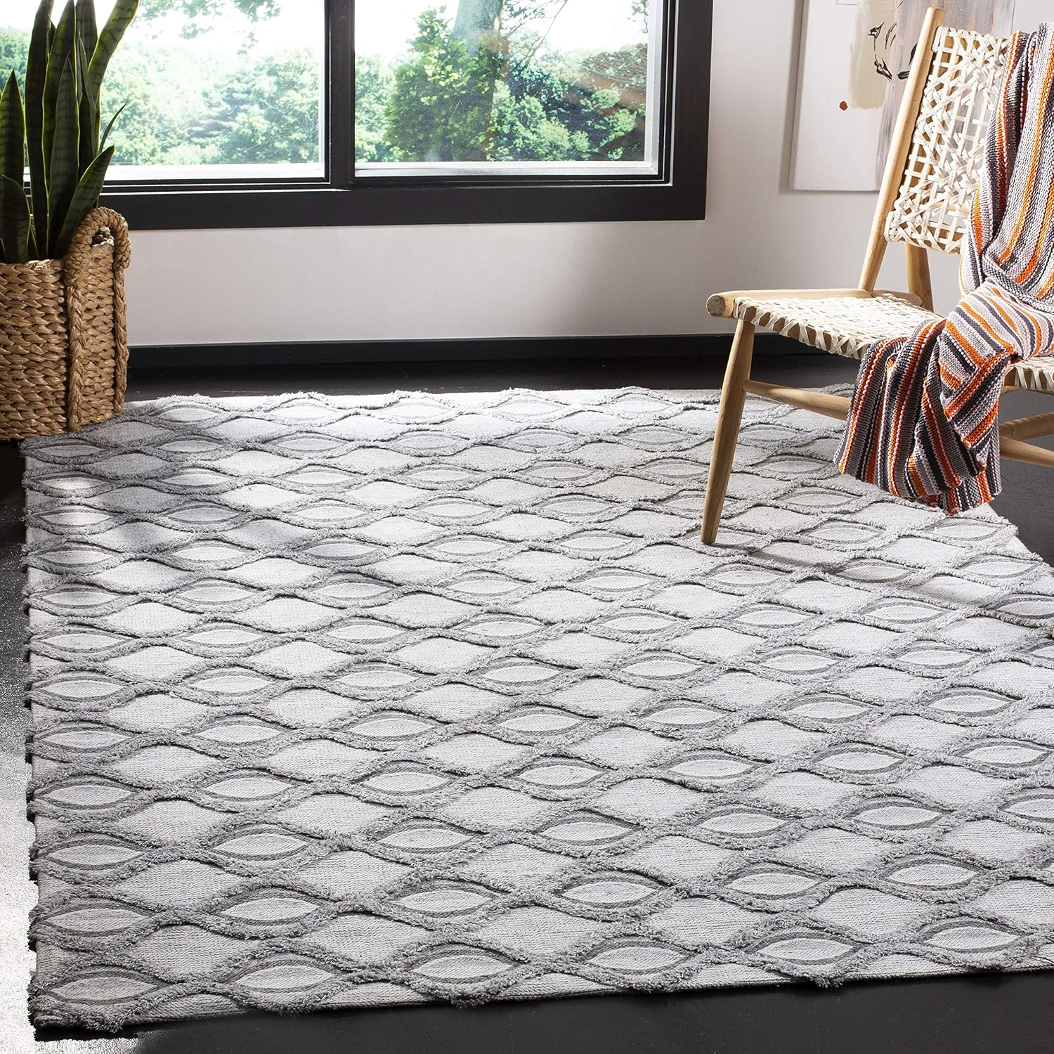 Safavieh Marbella Collection Area Rug - 6' x 9', Grey & Charcoal, Handmade Wool, Ideal for High Traffic Areas in Living Room, Bedroom (MRB601F)