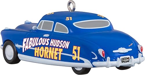 Miniatura 7 de Hallmark Keepsake Adornos de Navidad en miniatura 2023, DisneyPixar Cars Radiator Springs Pals, mini juego de 3, regalos para fanáticos de Disney