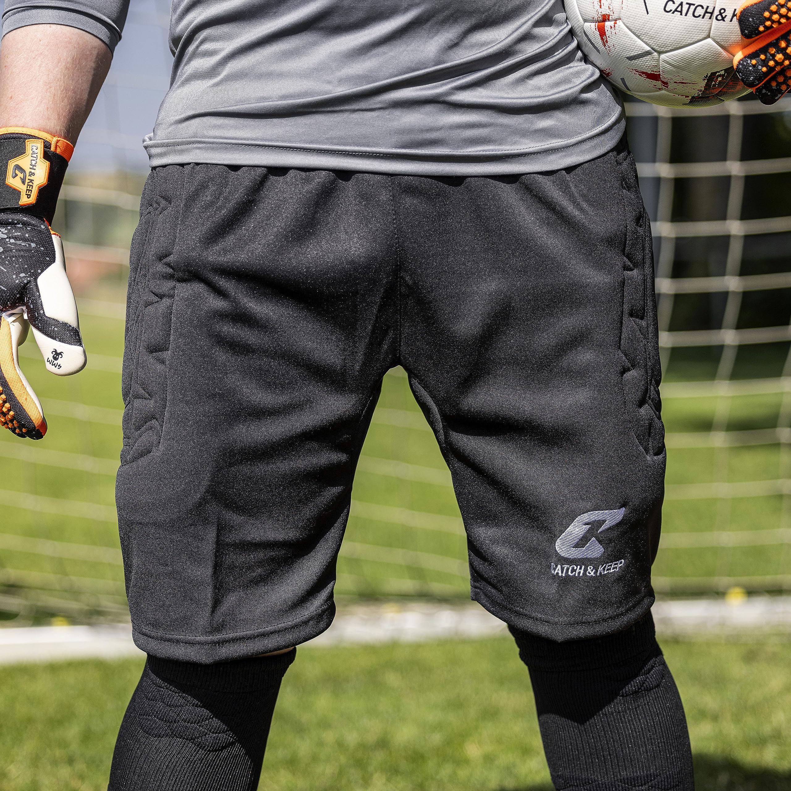 CATCH & KEEP Kinder Torwarthose kurz mit Polster – Premium Trainingshose perfekt für jeden Torwart – optimal gepolstert