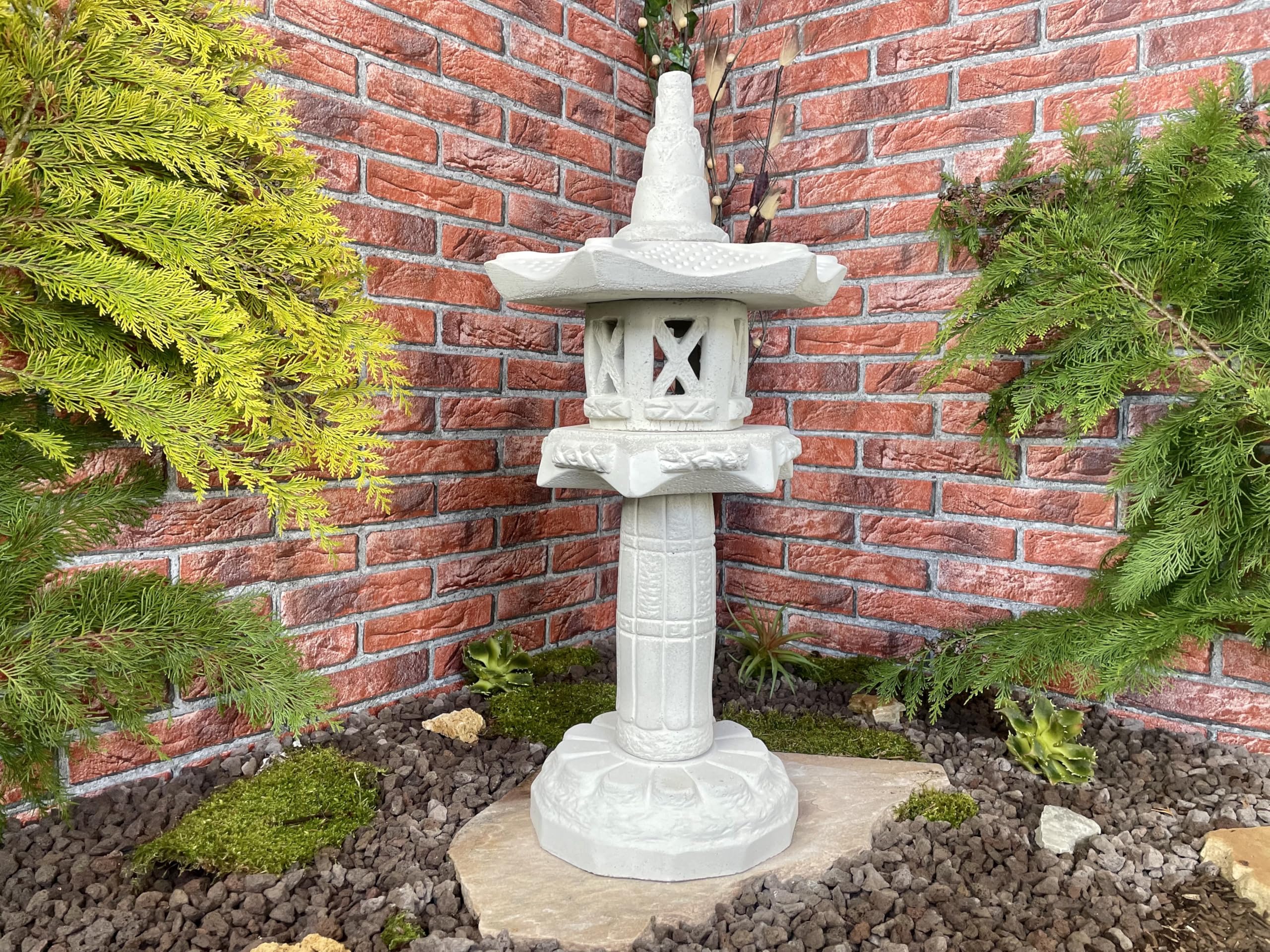 Steintempel im japanischen Stil 'Yukimi auf Säule HK' - Handgefertigte Gartenfigur aus regionalem Steinguss - Zen - Dekoration für Garten & Terasse - wetterfest & langlebig