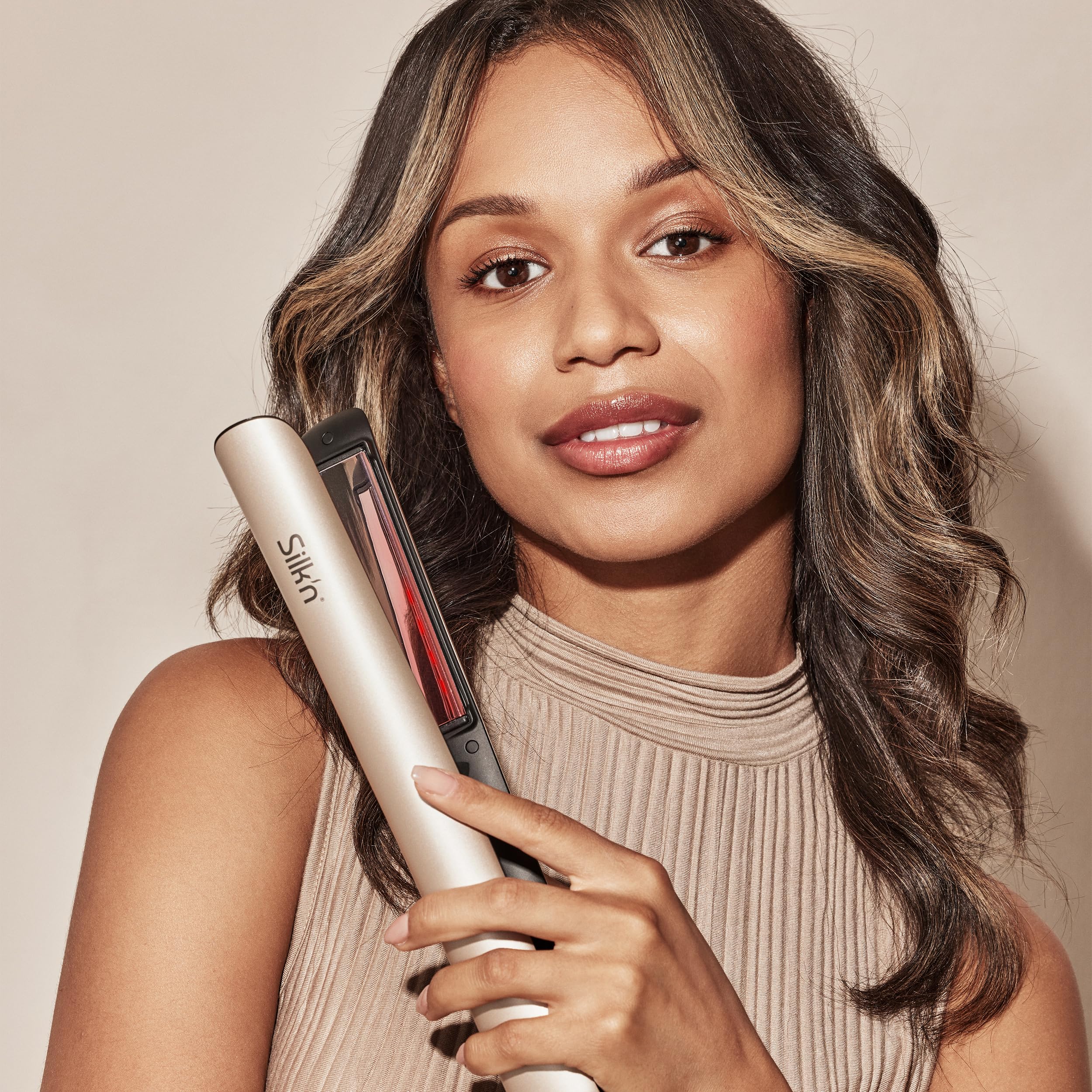 Silk'n Haarglätter I SilkyStraight I Haarglätter mit Infrarot- und Ionentechnologie I Für unterschiedliche Haartexturen und -zustände I Beige