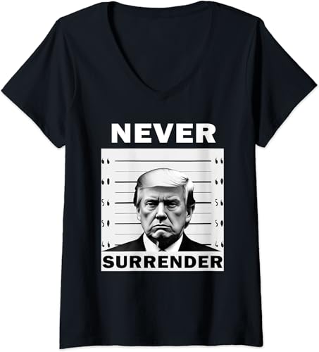 Never Surrender Mug Shot Legend Statement Camiseta con cuello en, Negro -