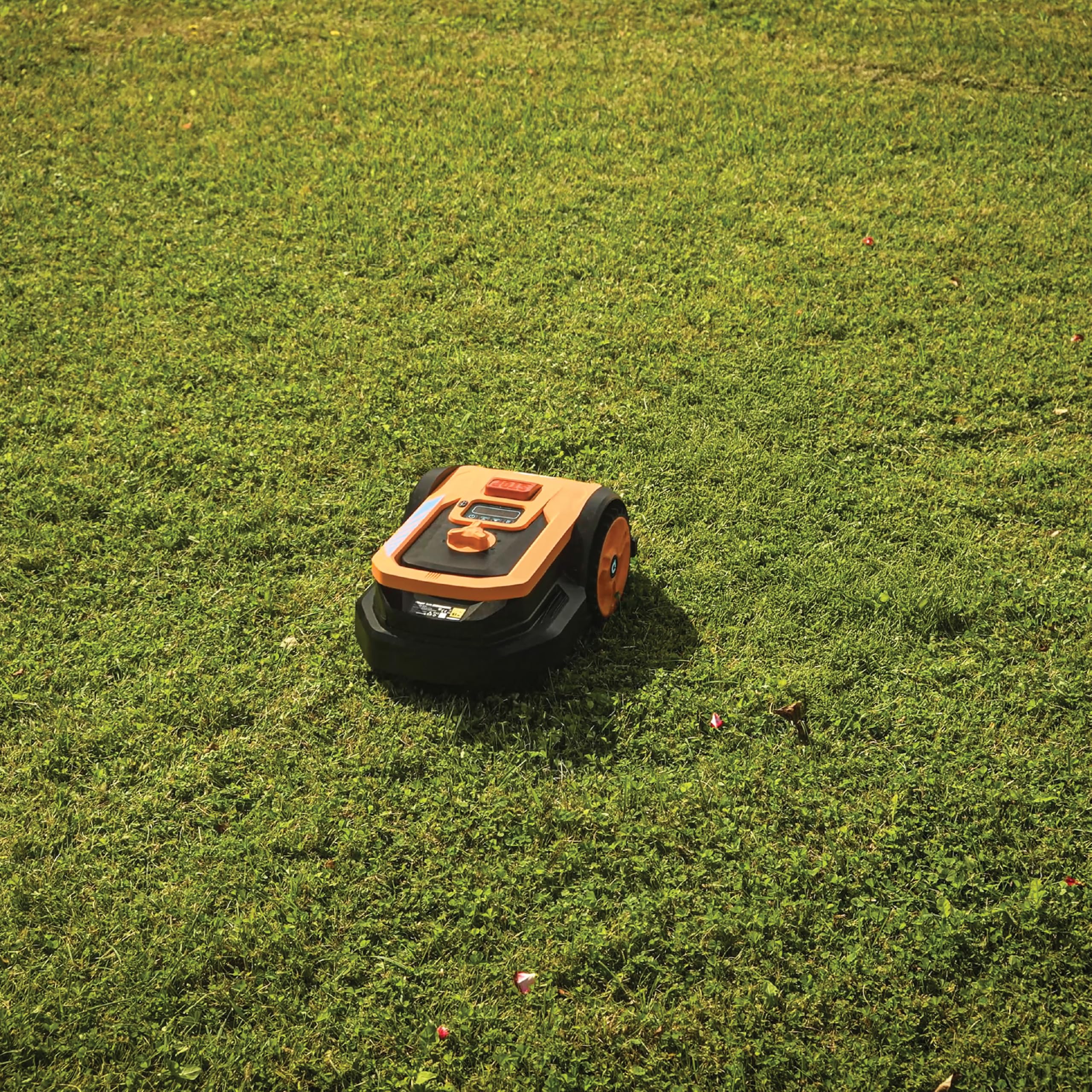 VILLAGER QUIX XS - Robot tosaerba compatto da 18 V a batteria fino a 300 m² - 160 mm di larghezza di taglio, altezza di taglio 20-50 mm, sensore di pioggia, protezione PIN, stazione di ricarica auto